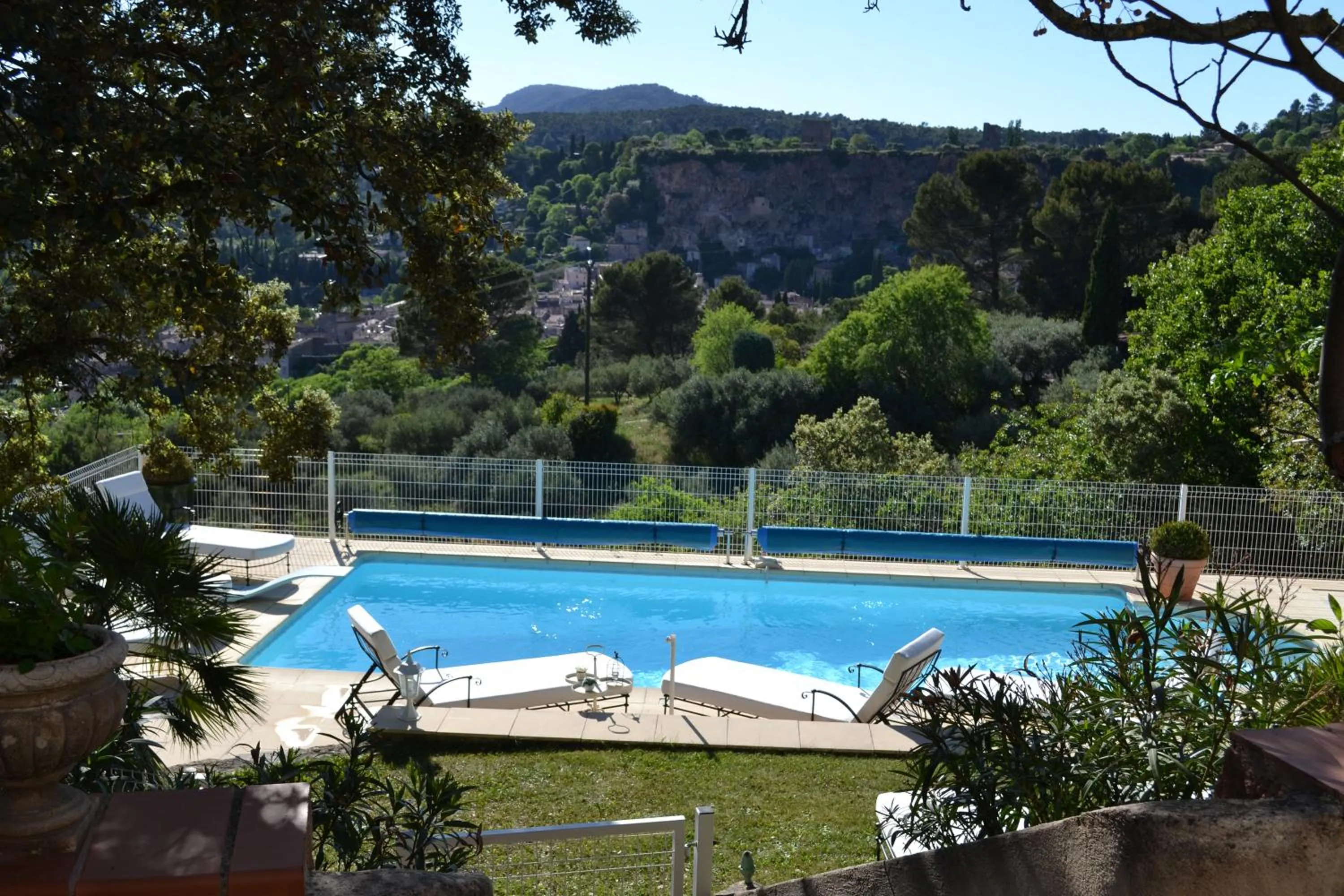 Swimming pool in Tivoli en Provence