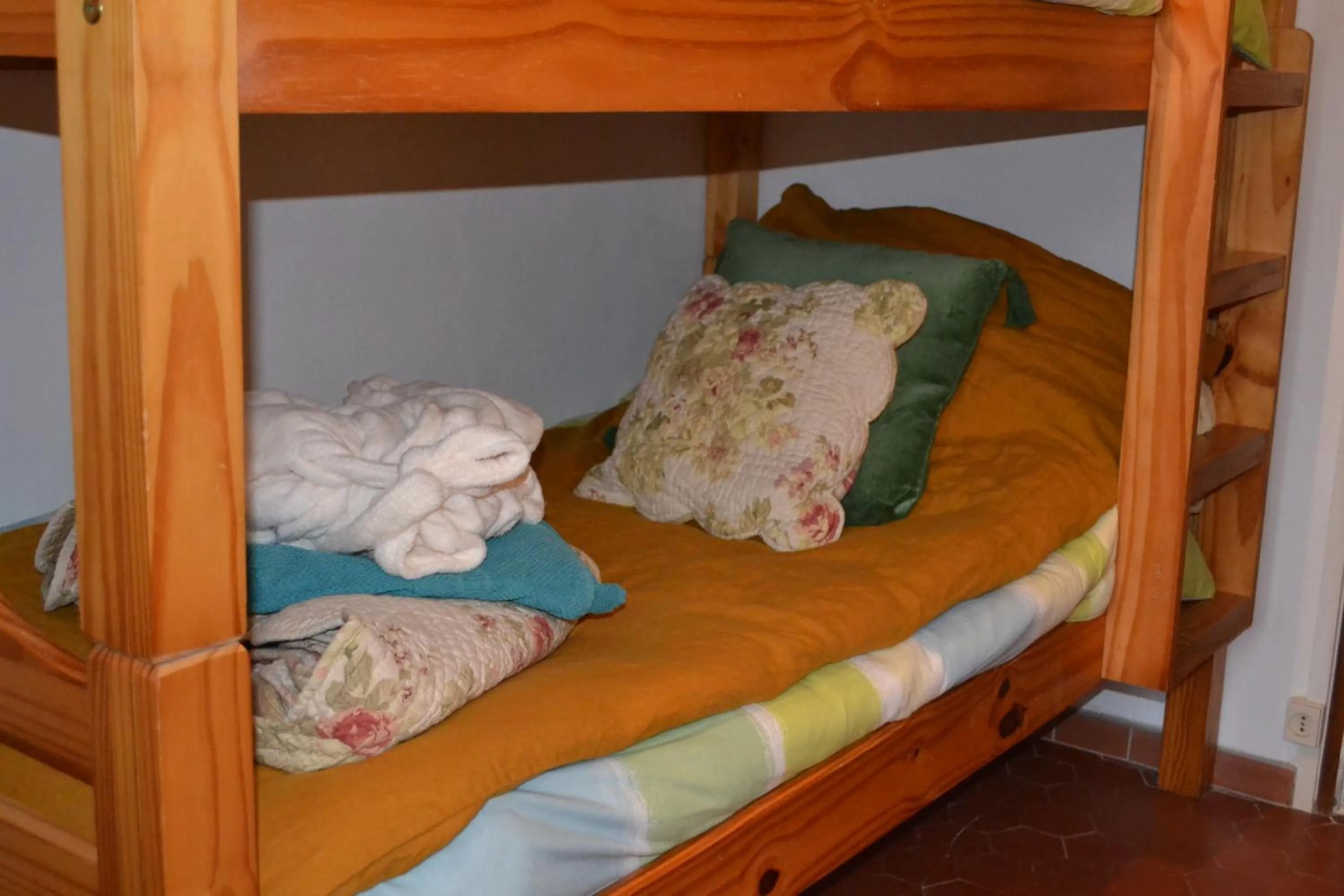 Bedroom, Bed in Tivoli en Provence
