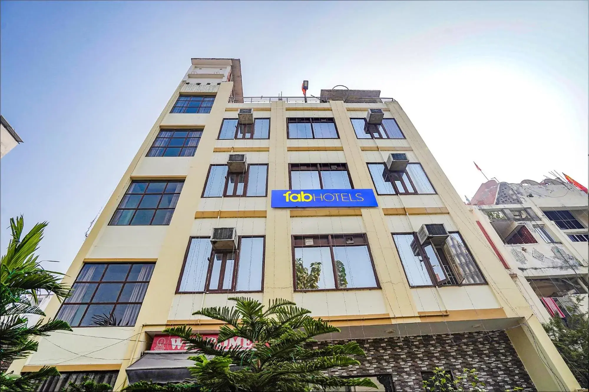 Facade/entrance in FabHotel Deepak Palace Facade/entrance in FabHotel Deepak Palace