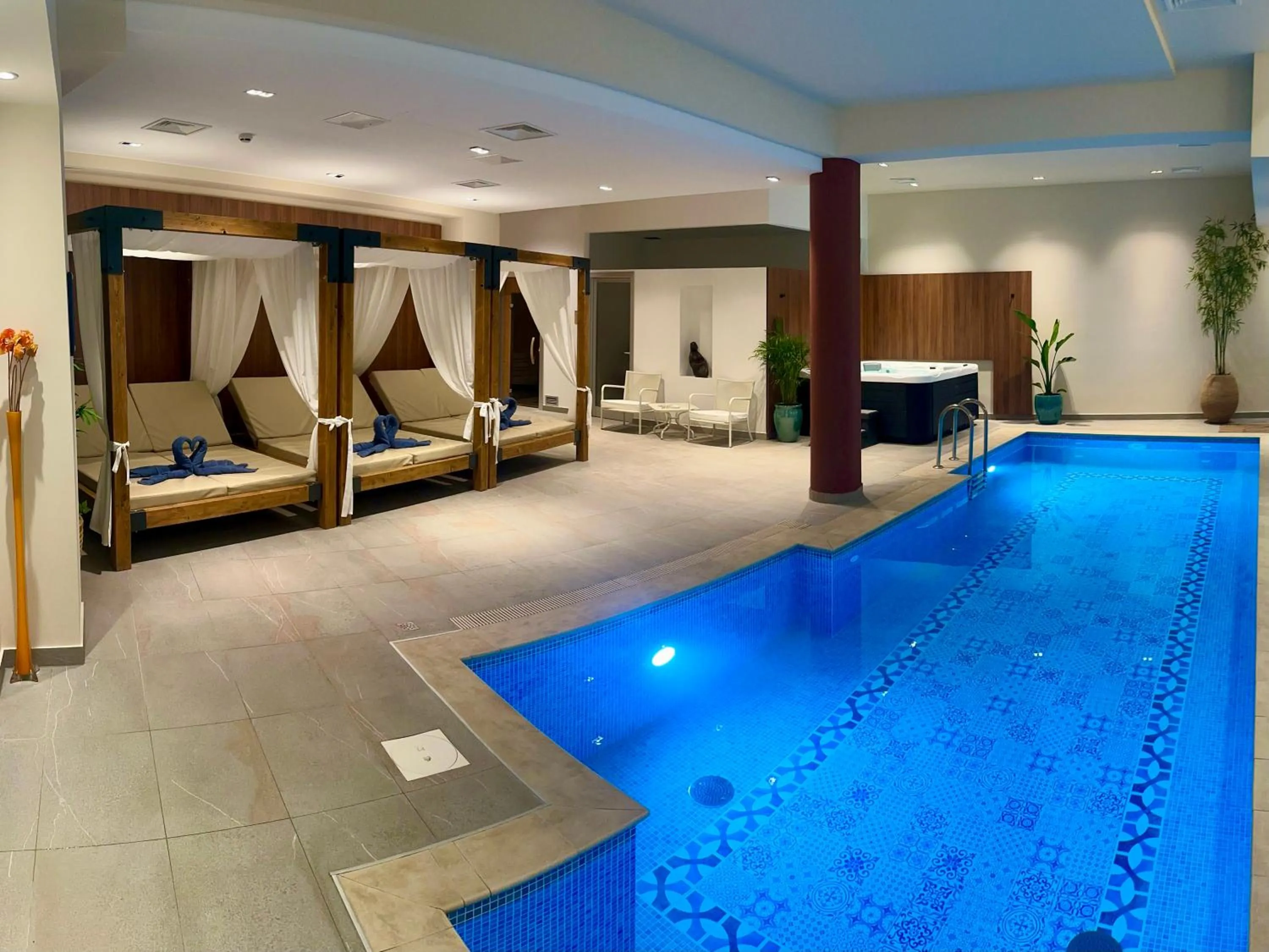 Hot Tub in Hotel Eden