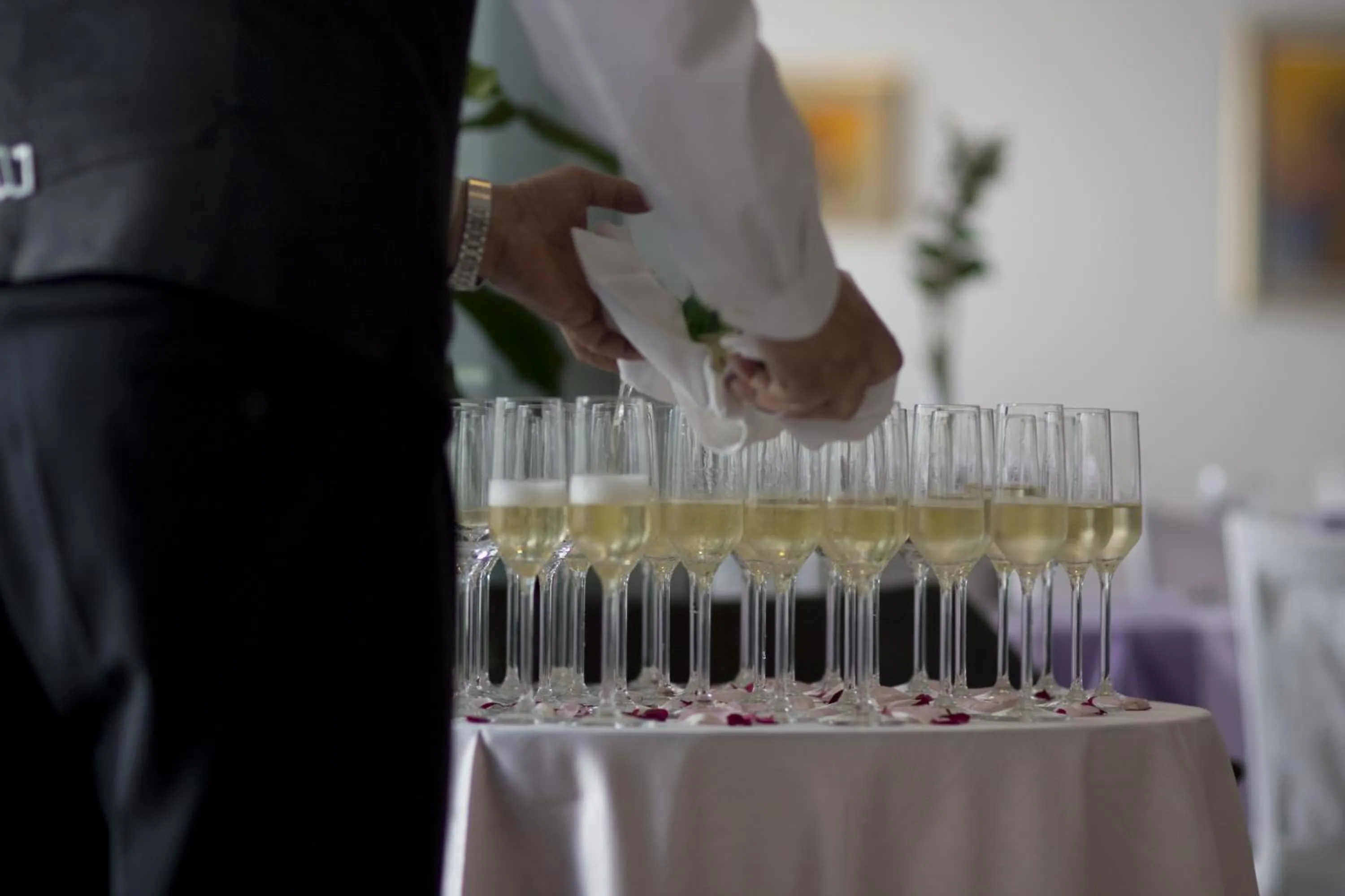 Restaurant/places to eat in Hotel Eden