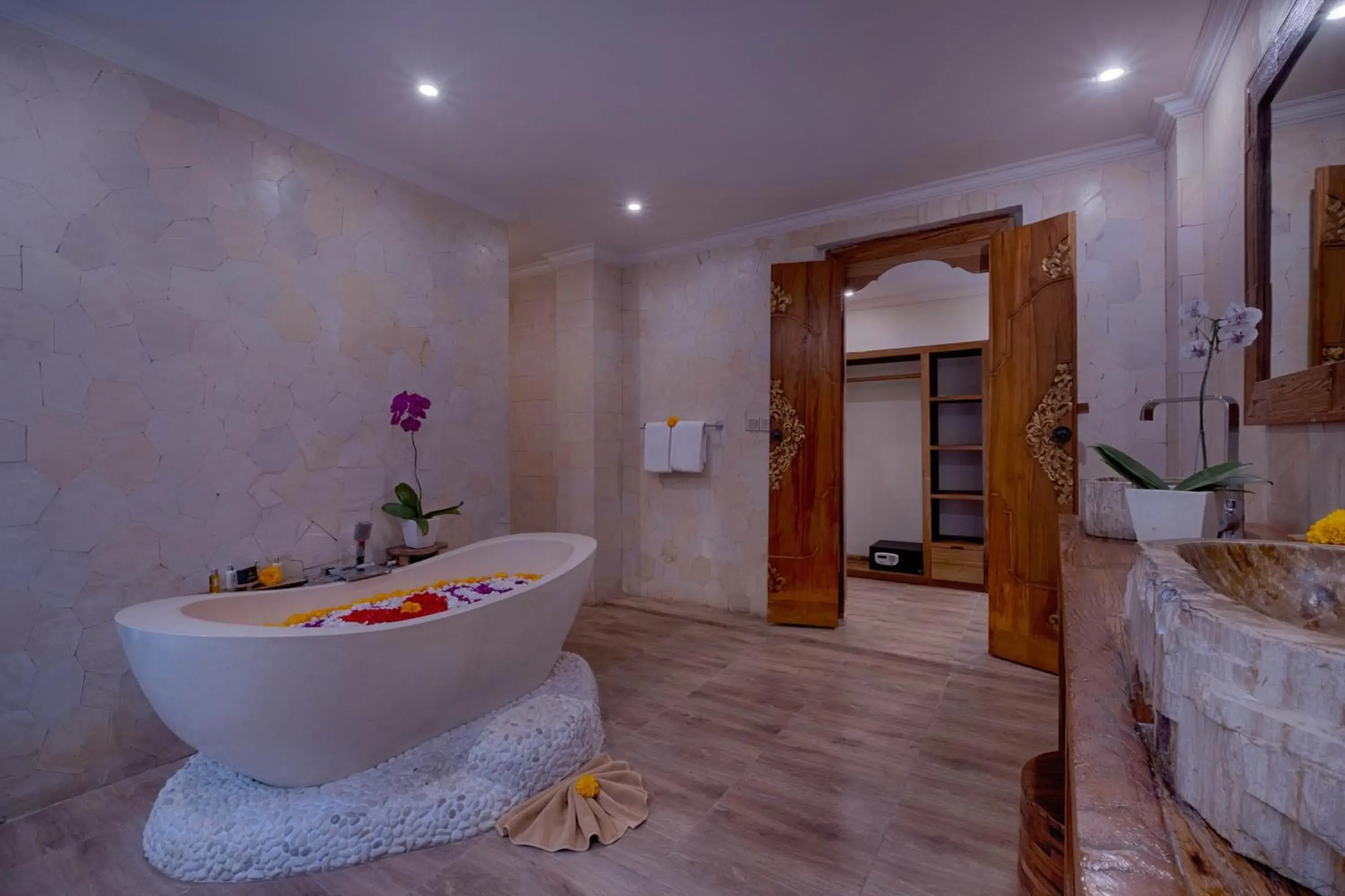 Four-Bedroom Villa with Private Pool and Free Benefit in Mas Ubud Villa by Sanga Sanga Hospitality Four-Bedroom Villa with Private Pool and Free Benefit in Mas Ubud Villa by Sanga Sanga Hospitality