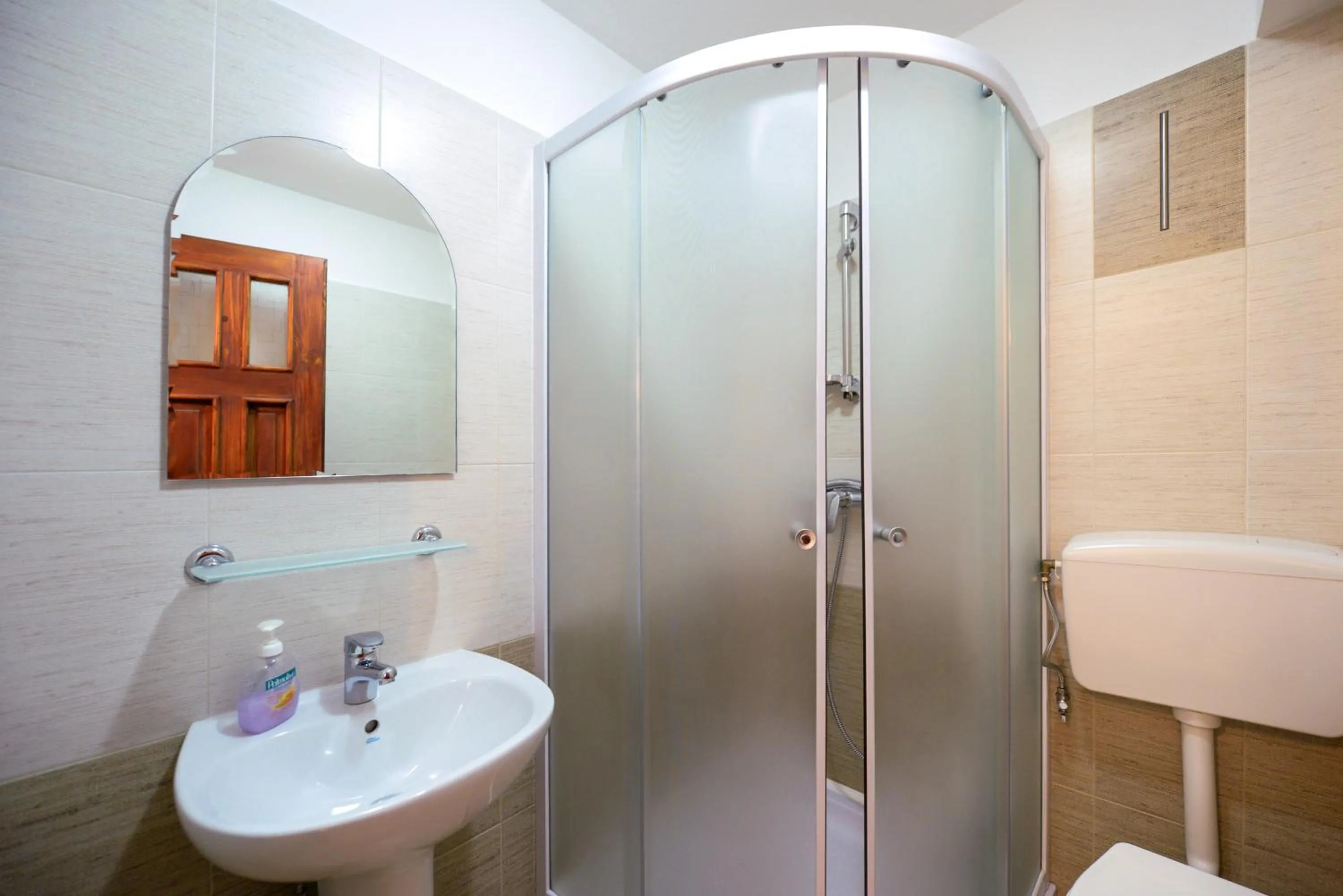 Bathroom in Pensiunea Arina