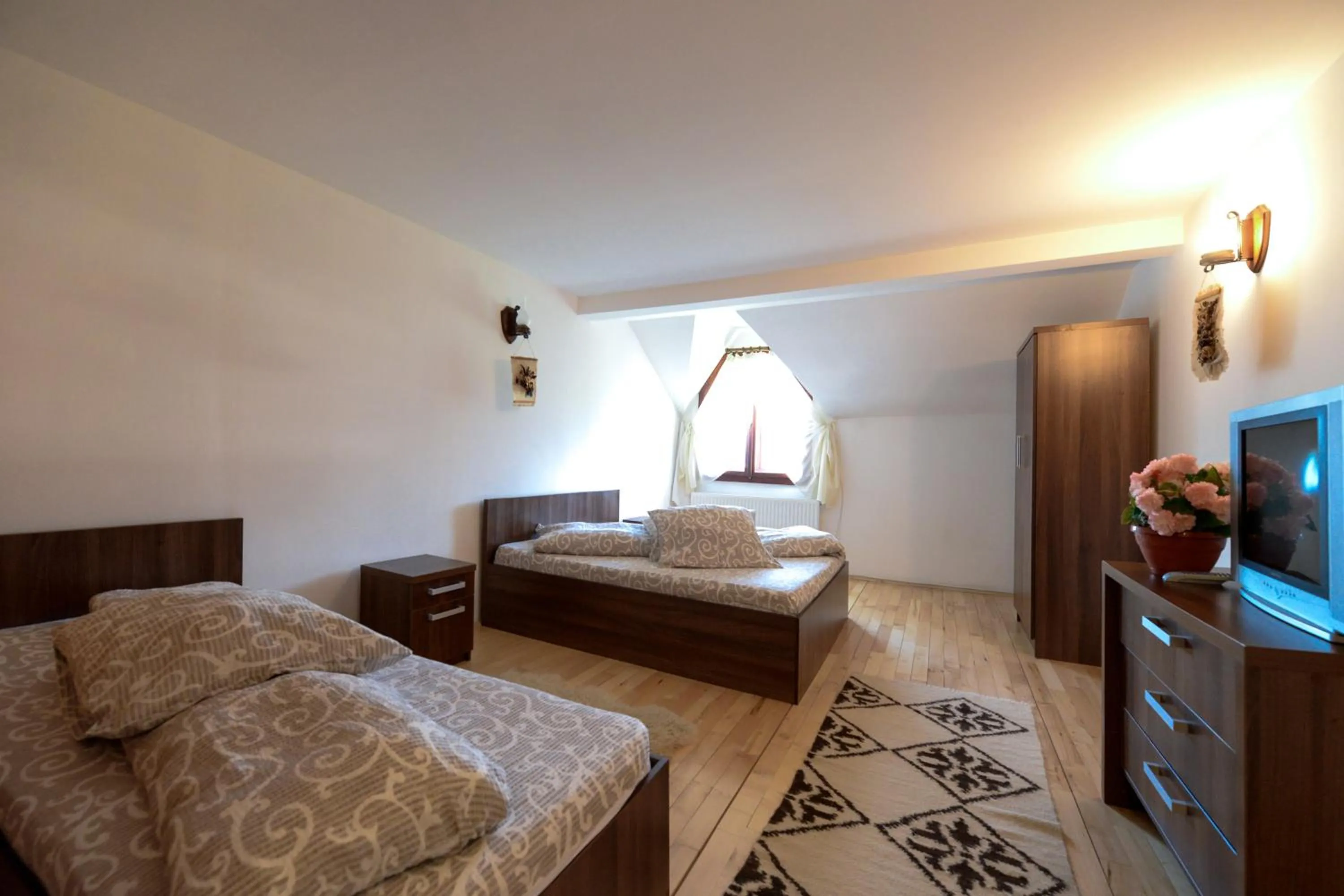 Photo of the whole room, Bed in Pensiunea Arina