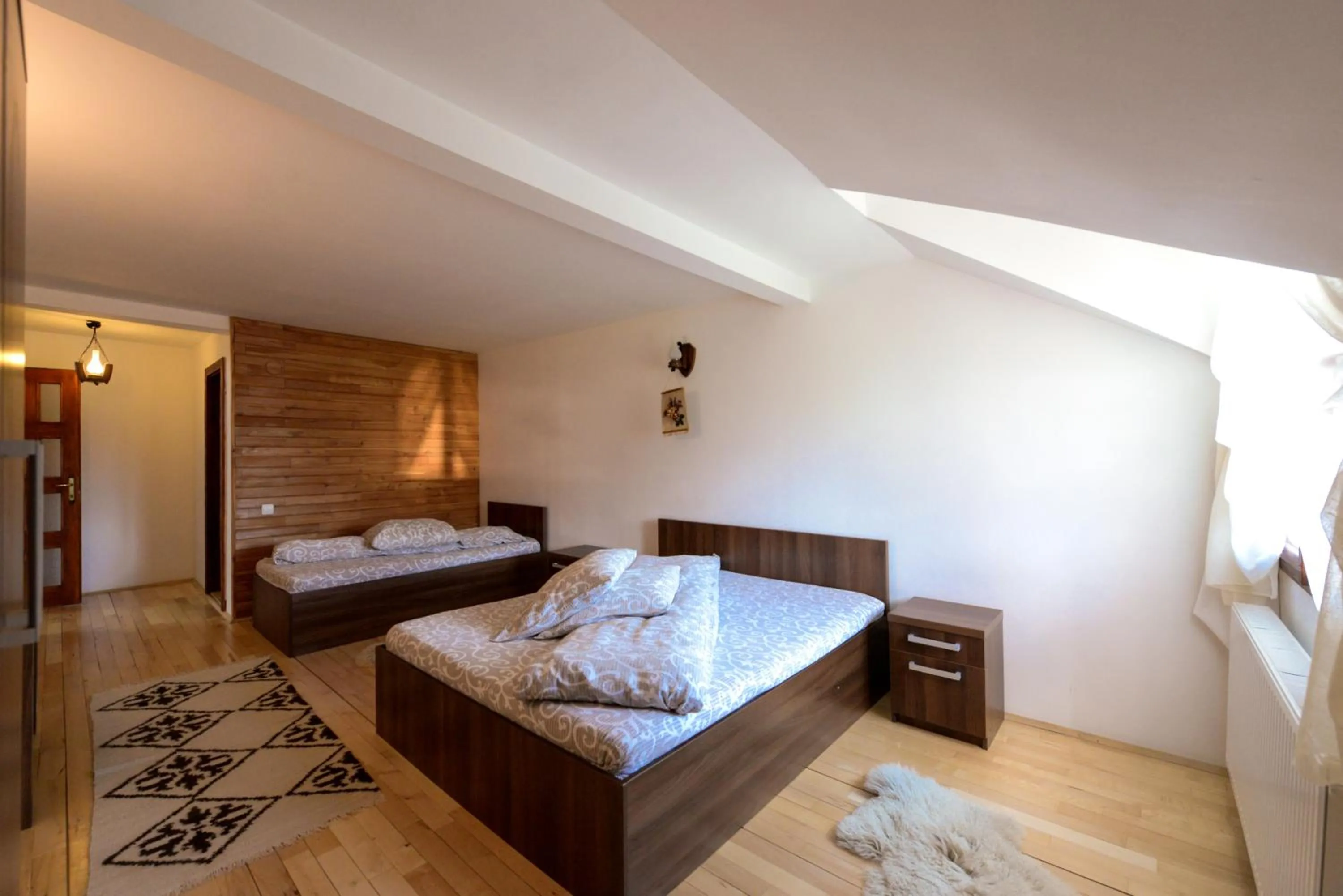 Bed in Pensiunea Arina
