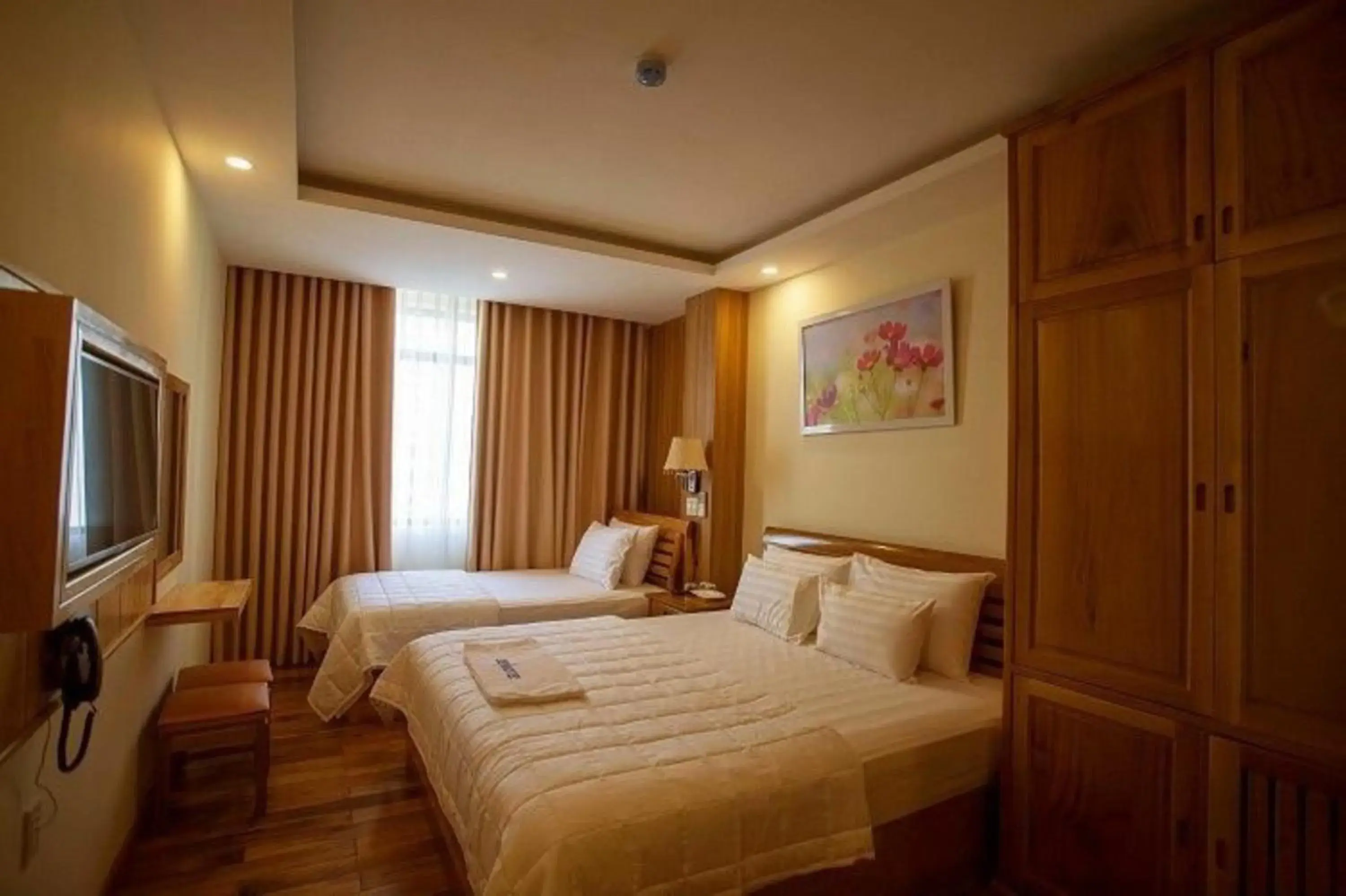 Deluxe Double or Twin Room with City View - single occupancy in Senkotel Nha Trang Managed by NEST Group Deluxe Double or Twin Room with City View - single occupancy in Senkotel Nha Trang Managed by NEST Group