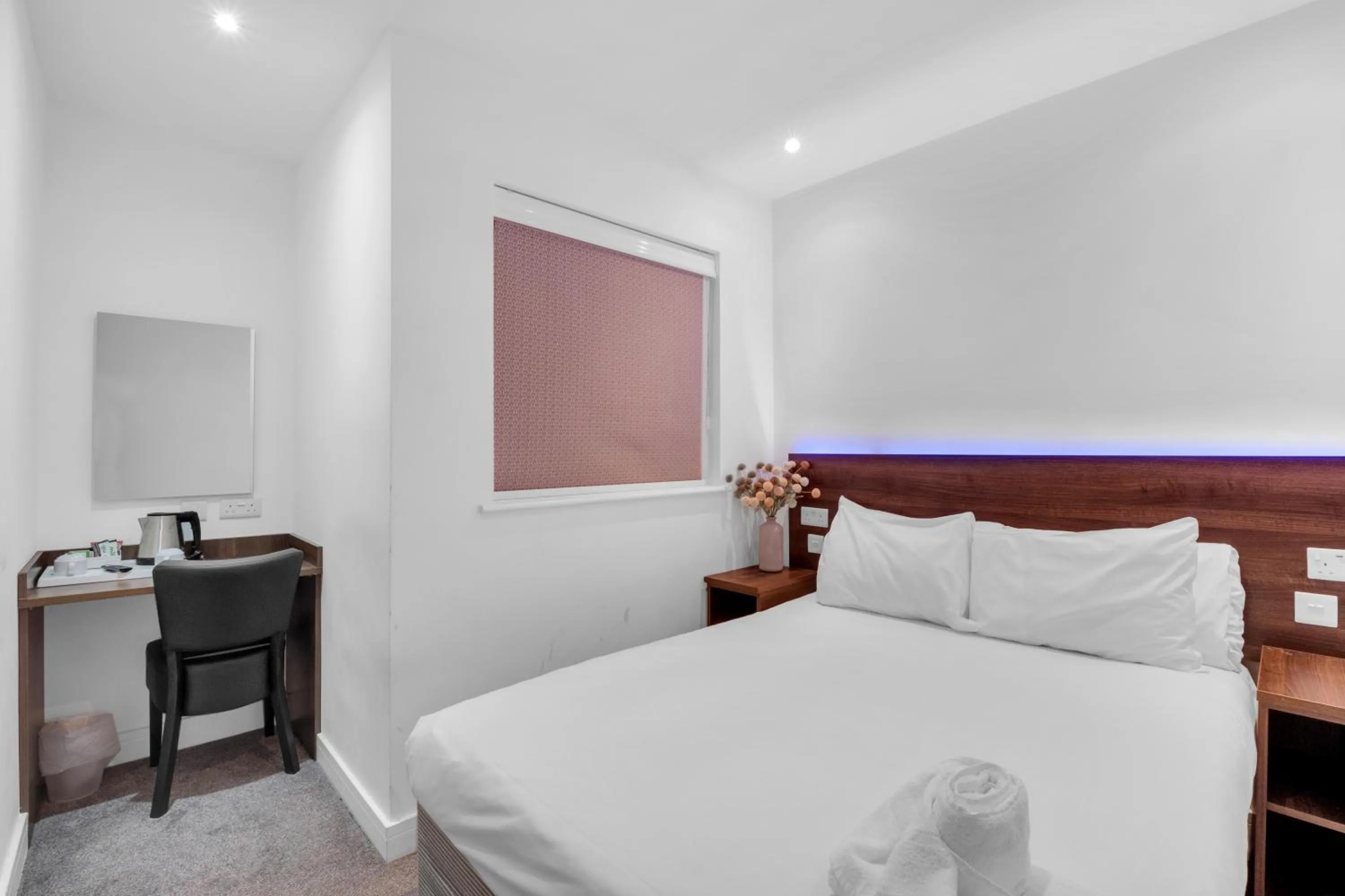 Bed in Signature Hotel London