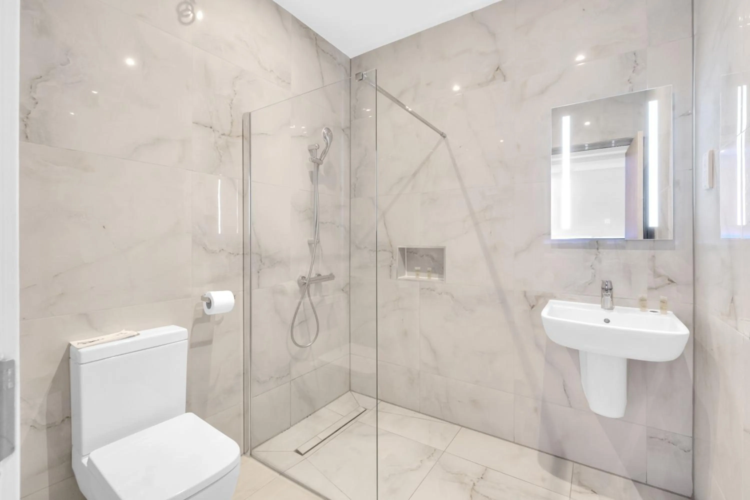 Signature Hotel London