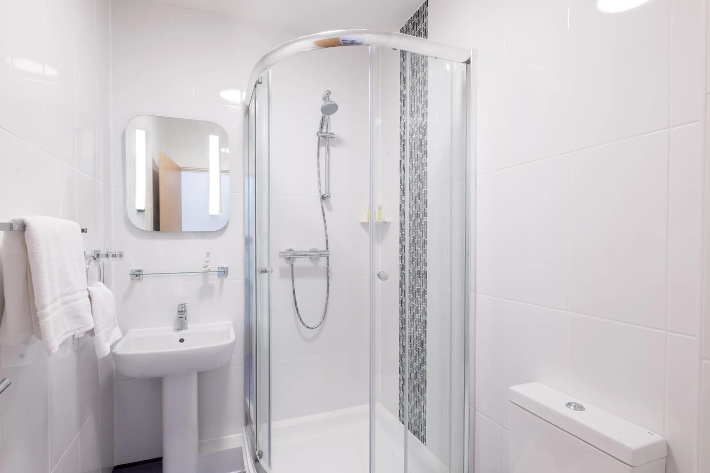 Toilet in Signature Hotel London