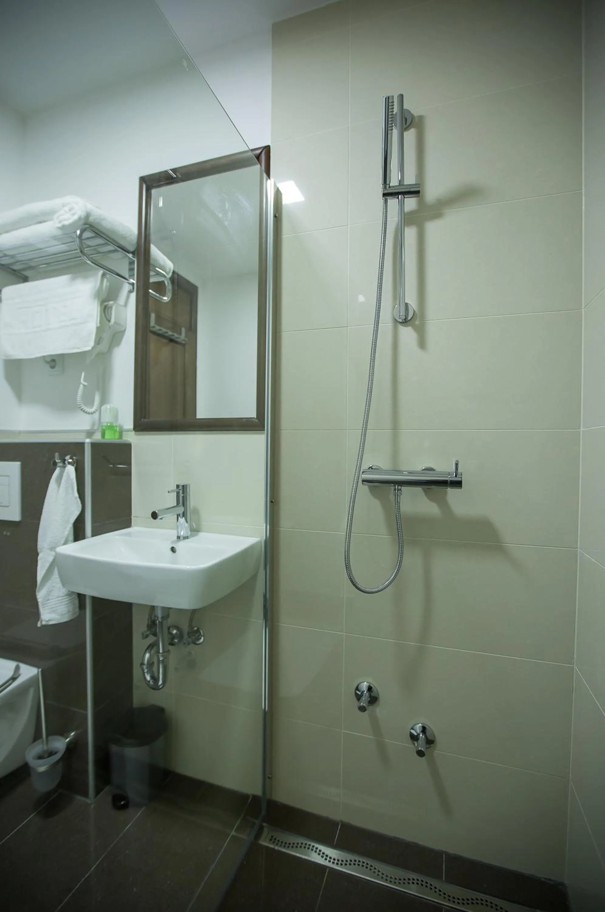 Bathroom in Heartland City B&B