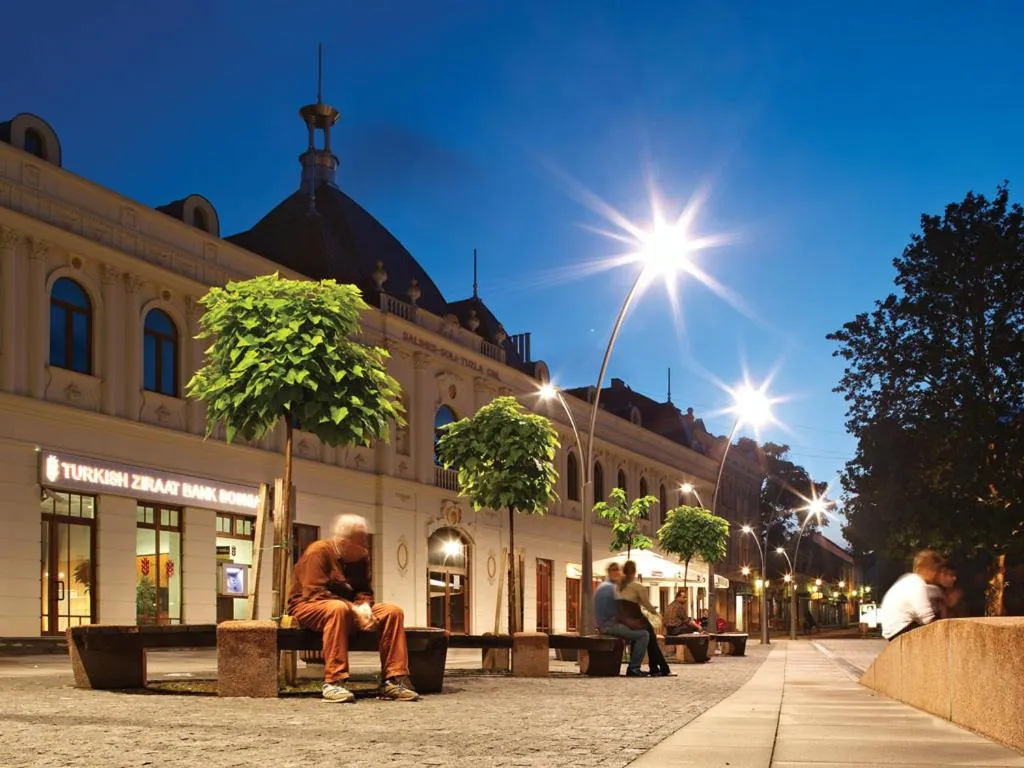 Night in Heartland City B&B