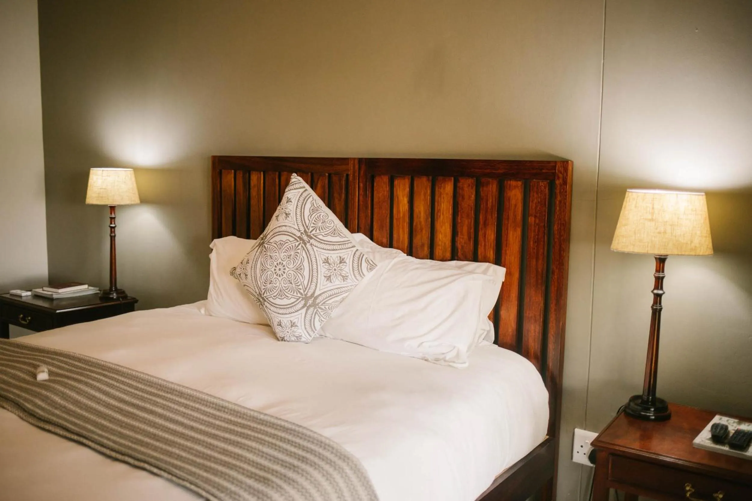 Bed in Hamiltons Lodge & Restaurant