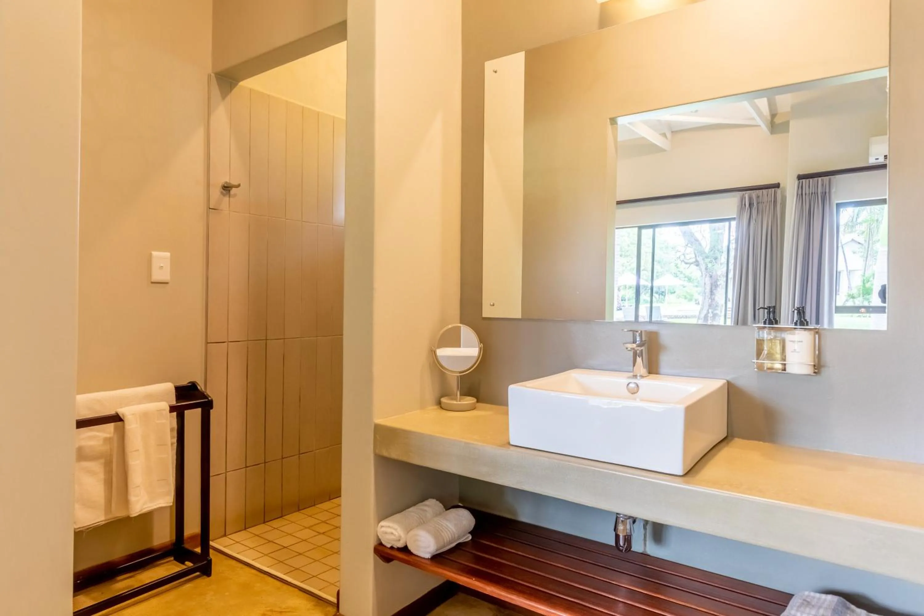 Bathroom in Hamiltons Lodge & Restaurant