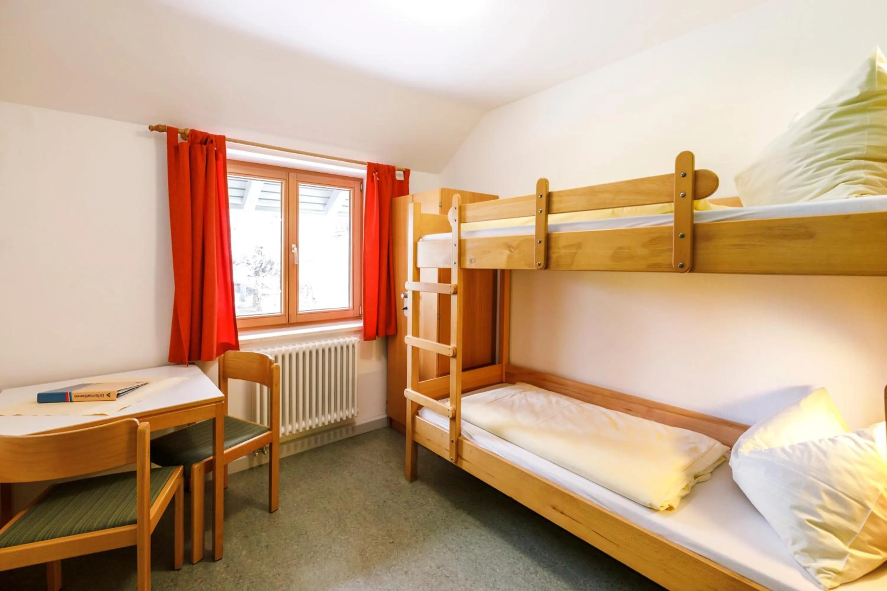 Quadruple Room in Jugendherberge Schliersee