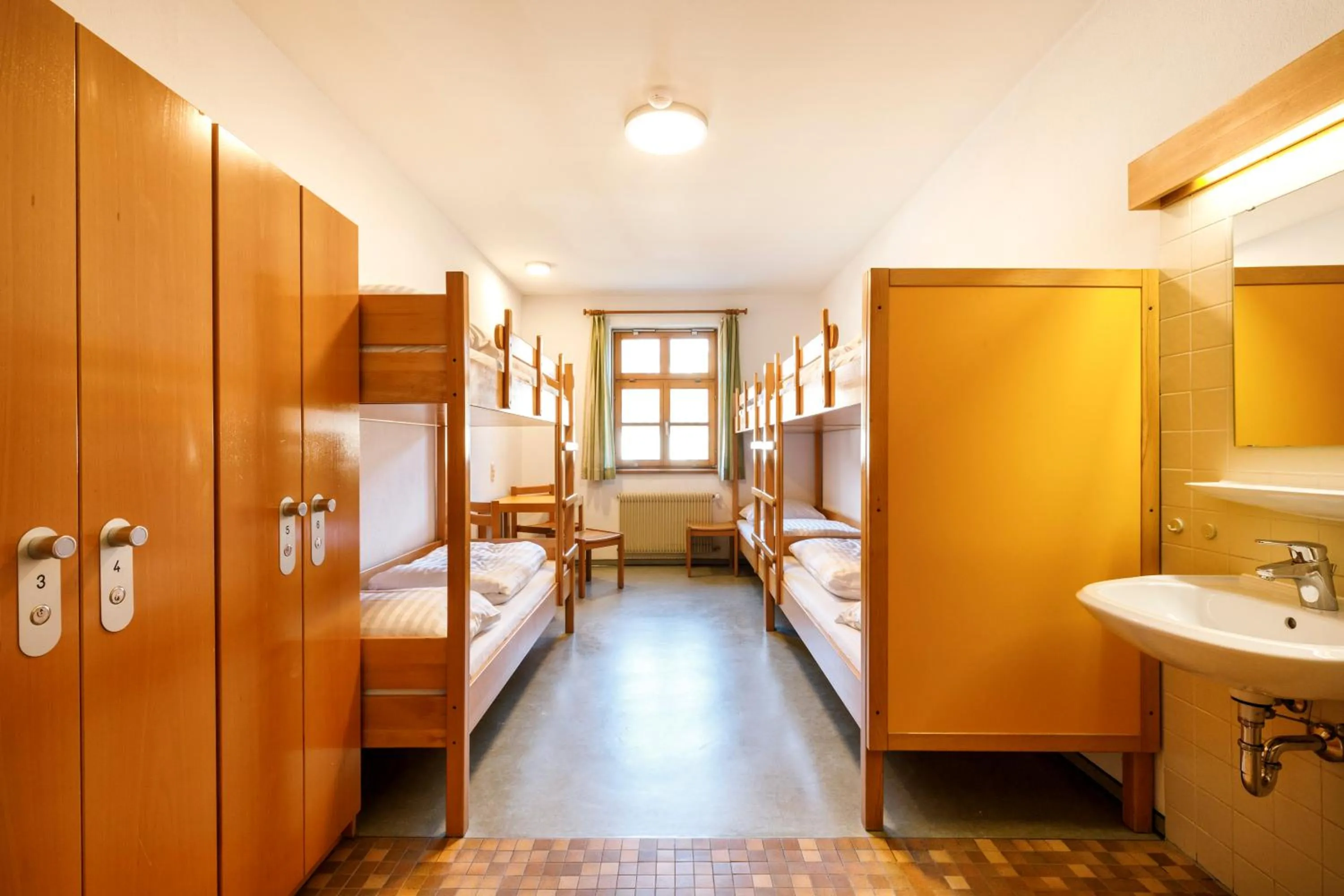 Quadruple Room in Jugendherberge Schliersee