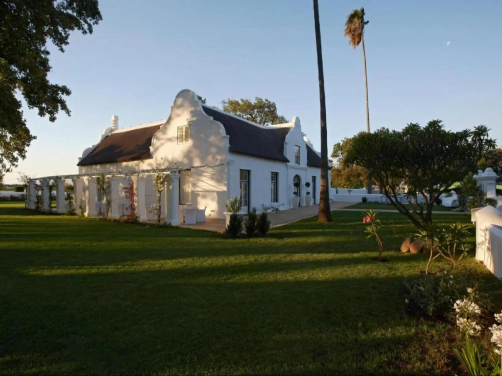 Property building in Allèe Bleue Wine Estate