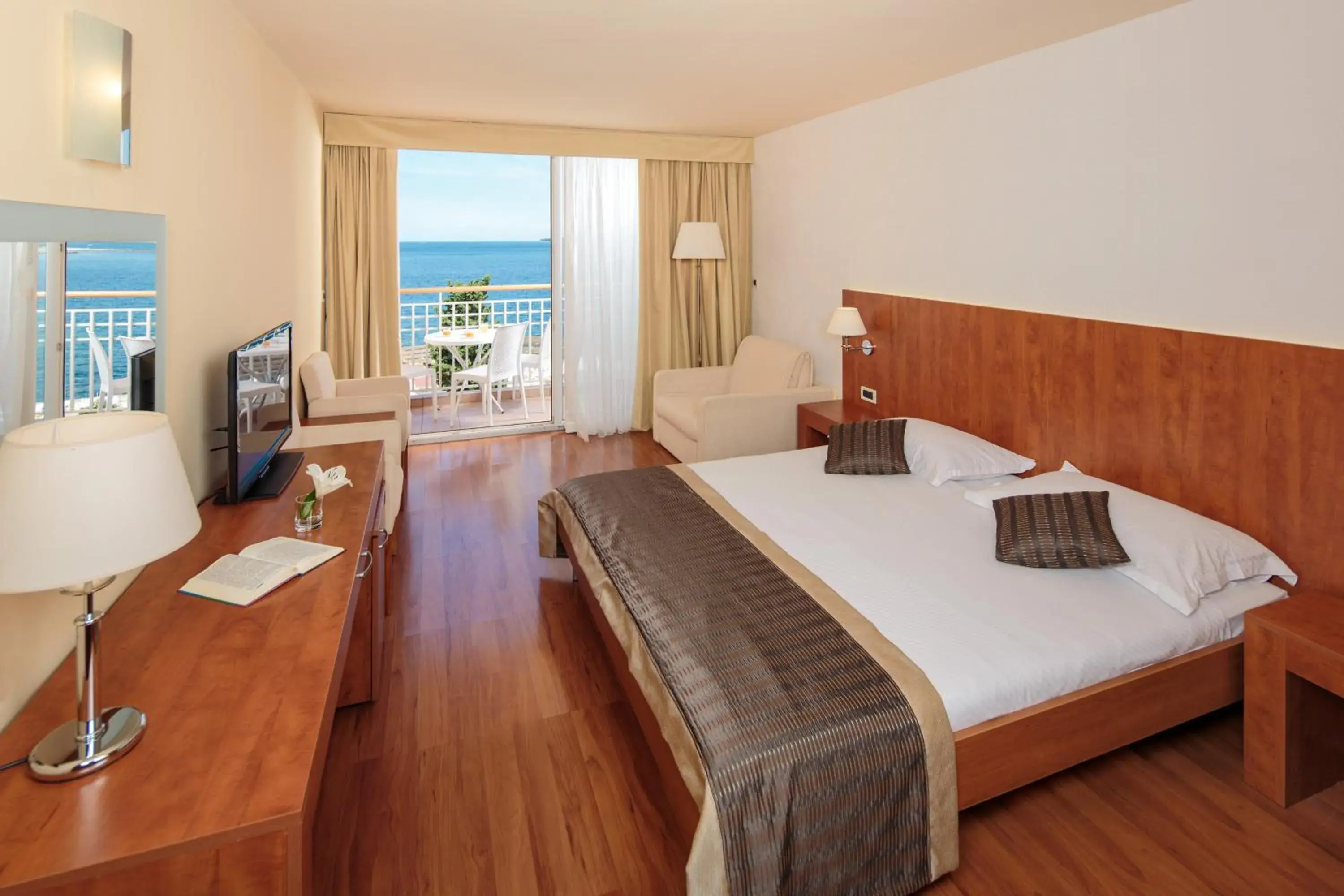 Premium Room with Balcony, Sea Side - extra bed in Hotel Umag Plava Laguna Premium Room with Balcony, Sea Side - extra bed in Hotel Umag Plava Laguna