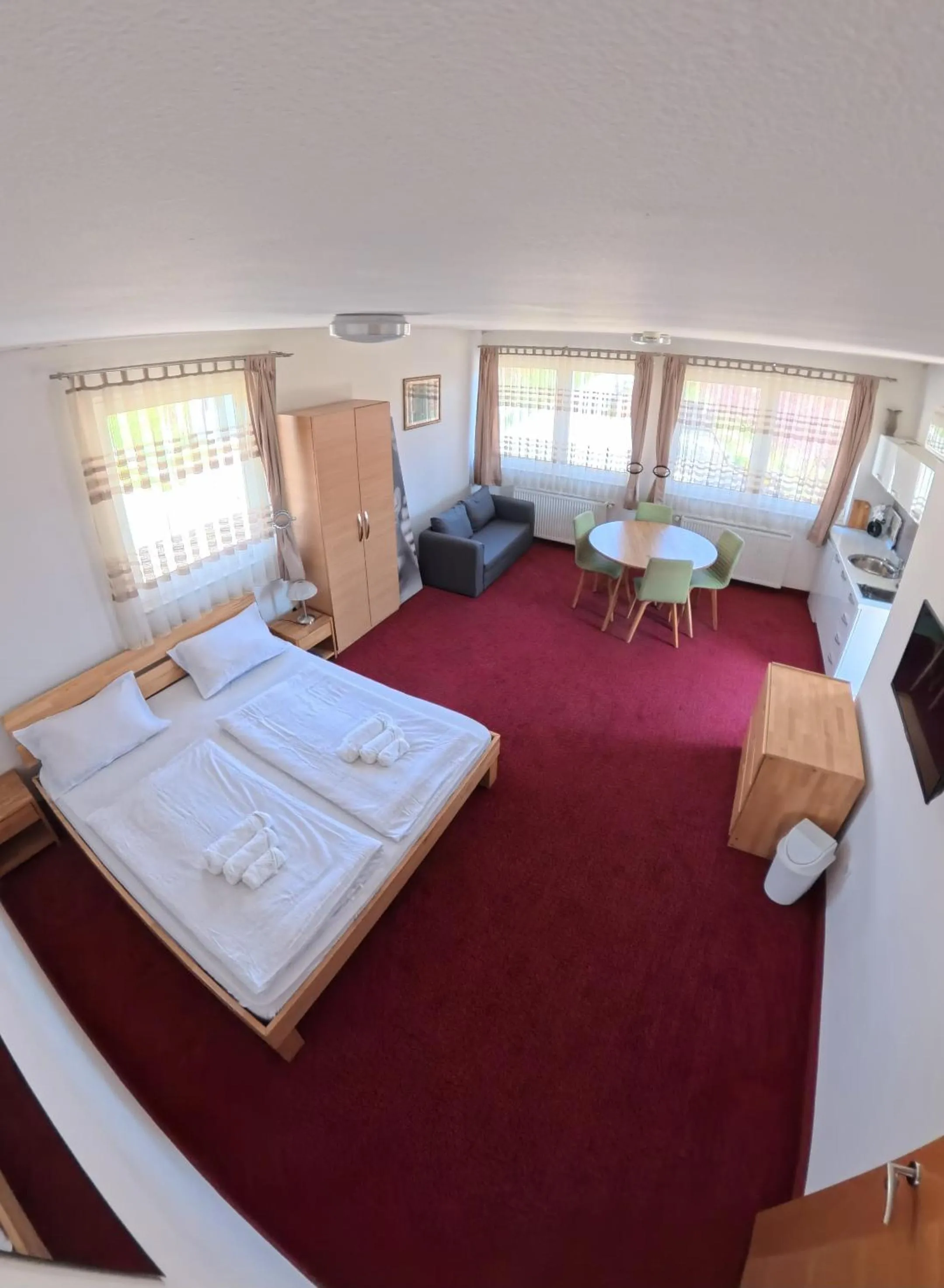 Bedroom, Bed in Nihad B&B
