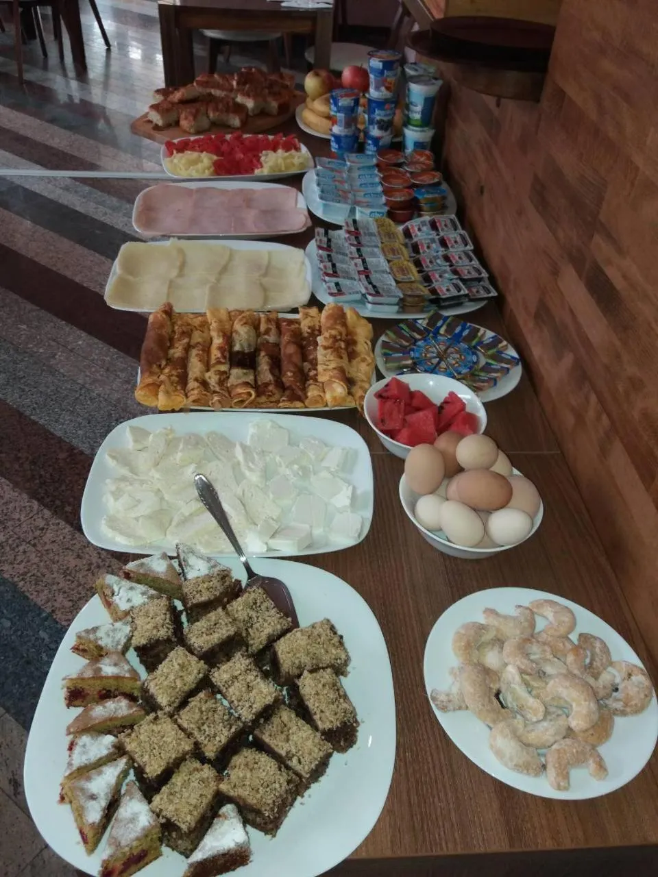 Continental breakfast in Nihad B&B