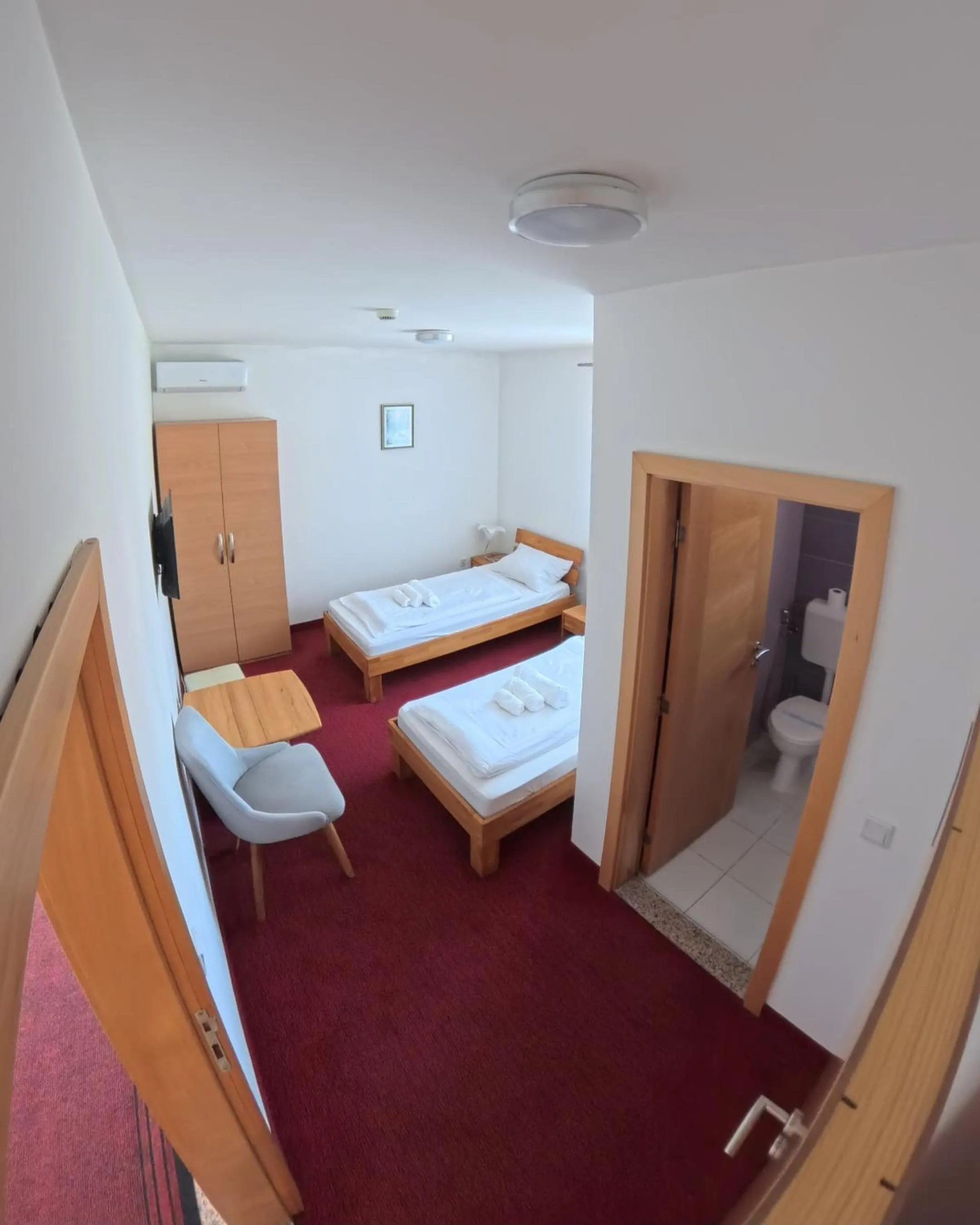 Bedroom, Bed in Nihad B&B
