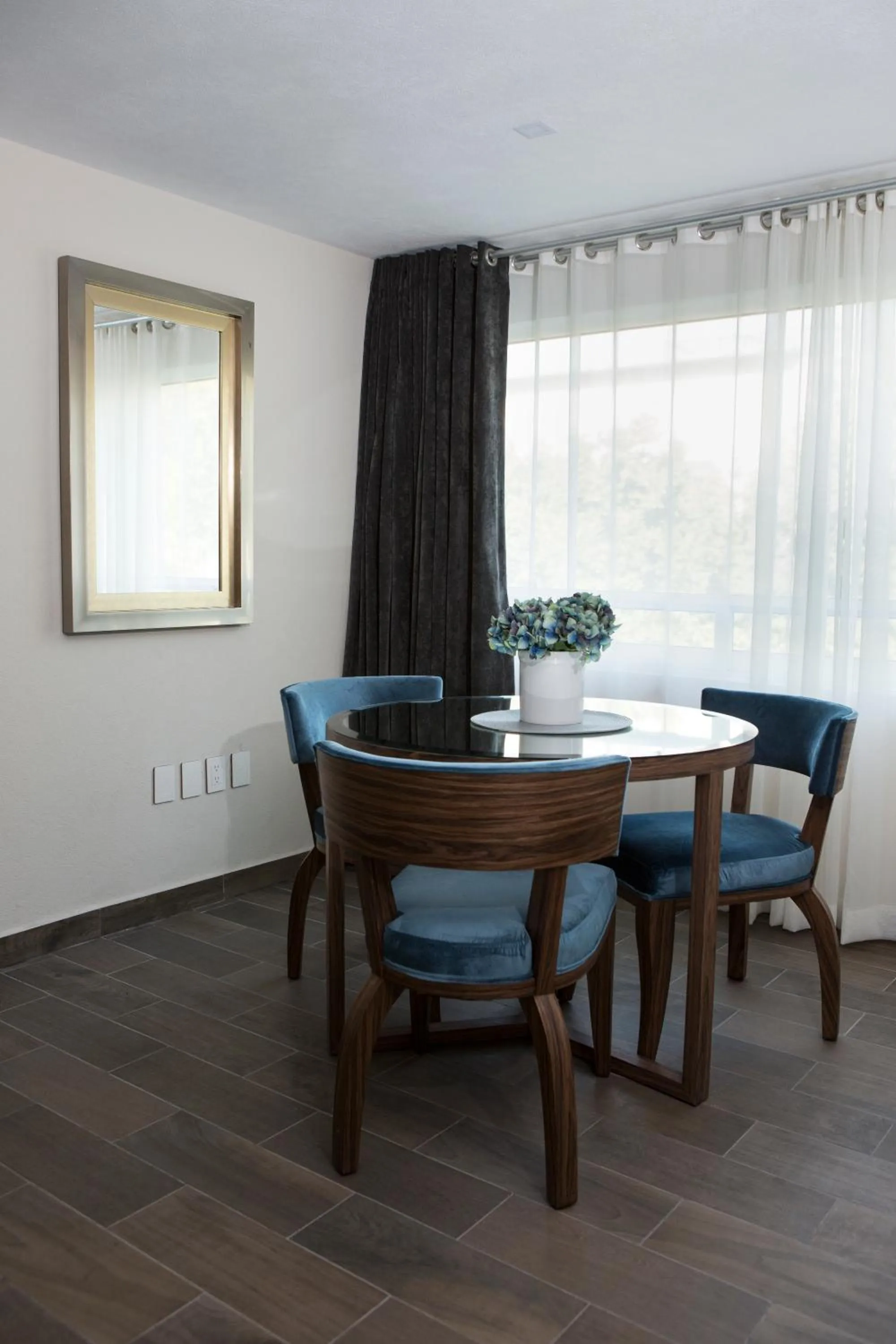 Dining area in Suites Rio Elba