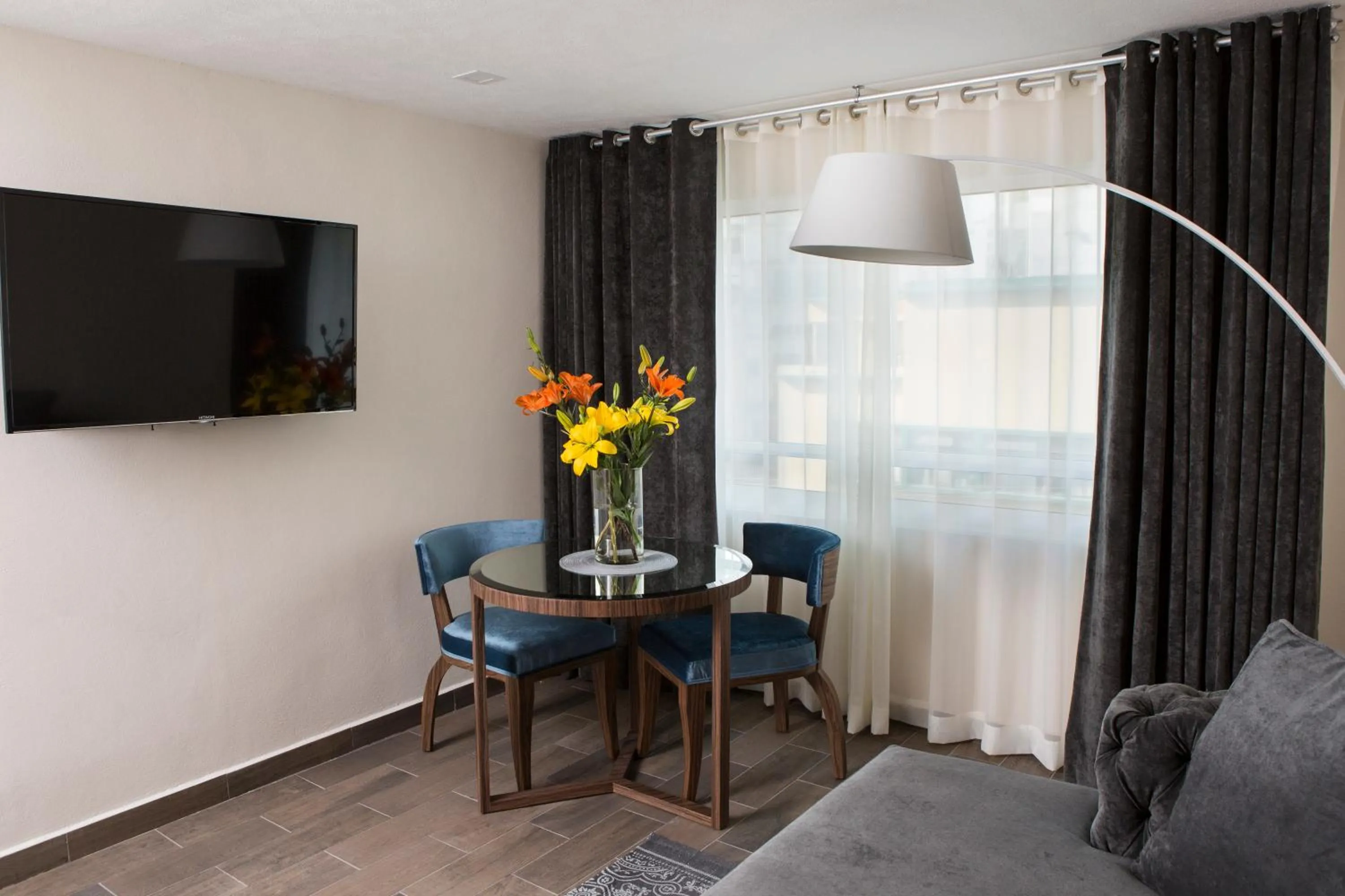 TV and multimedia in Suites Rio Elba