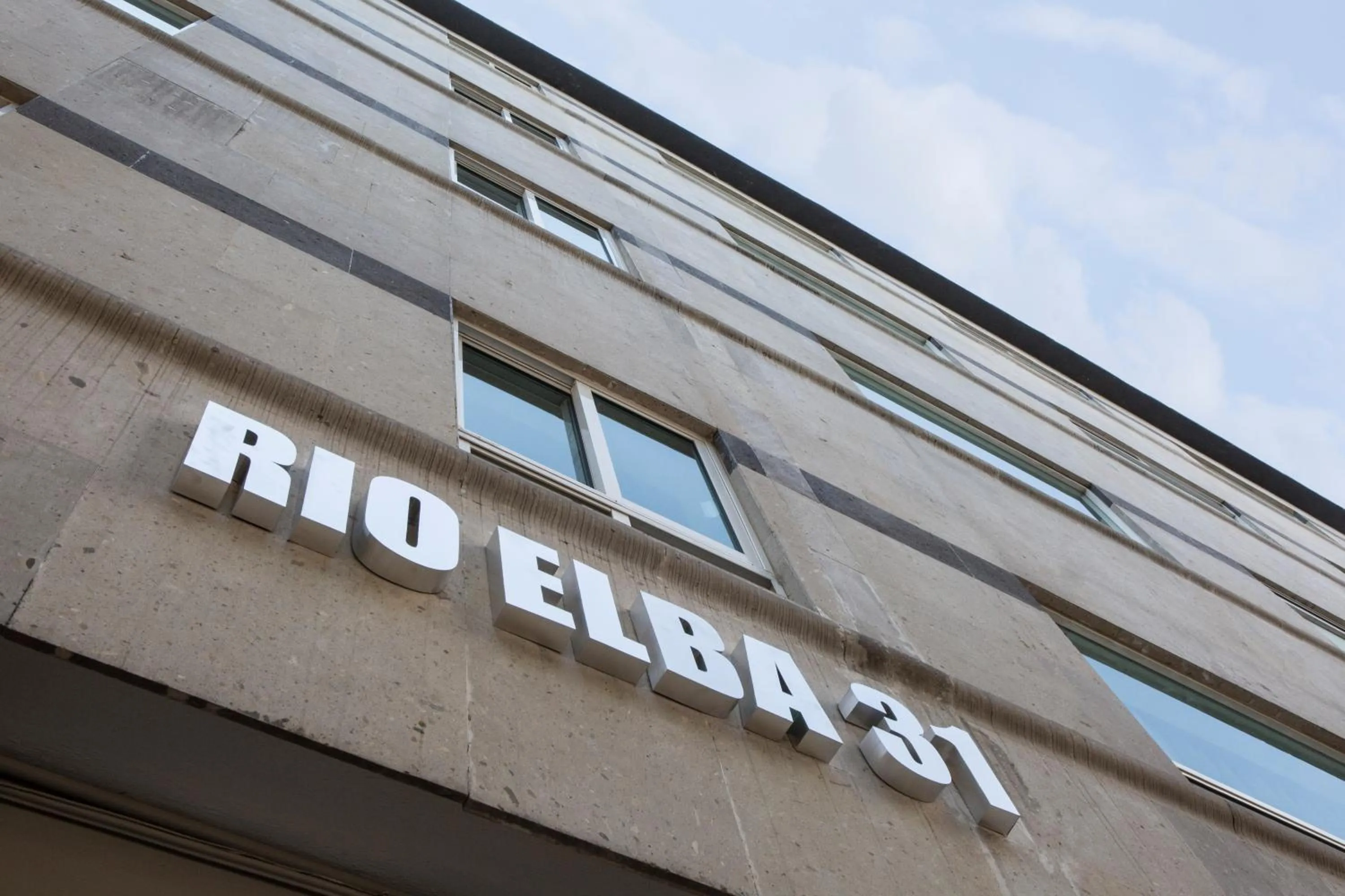 Facade/entrance in Suites Rio Elba