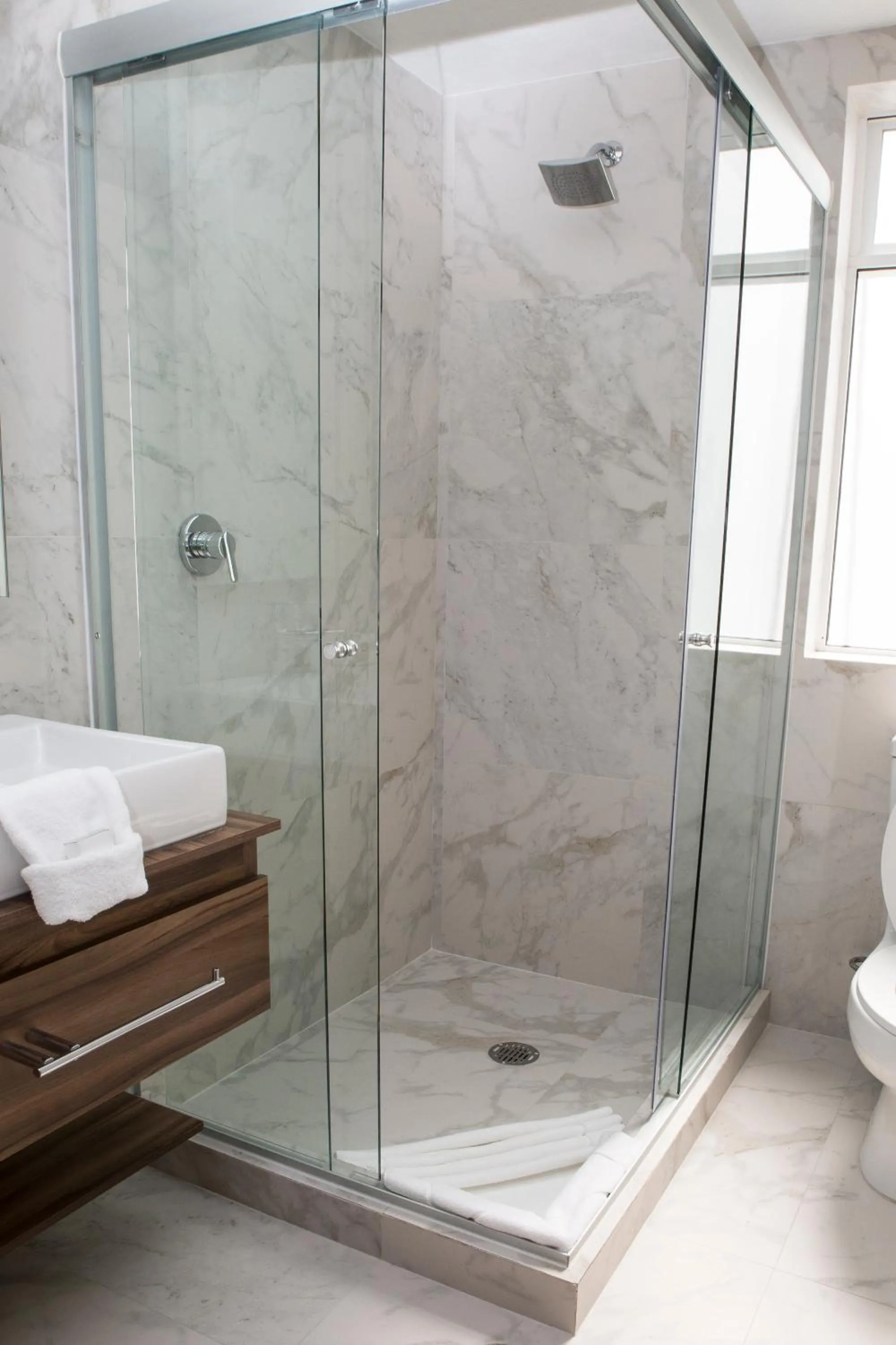 Shower in Suites Rio Elba