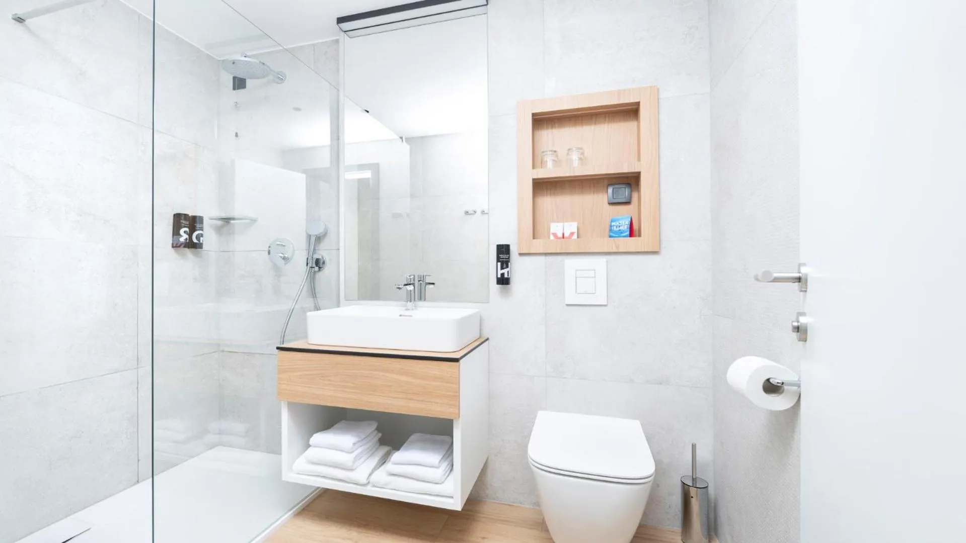 Bathroom in Hotel Pelegrin Plava Laguna