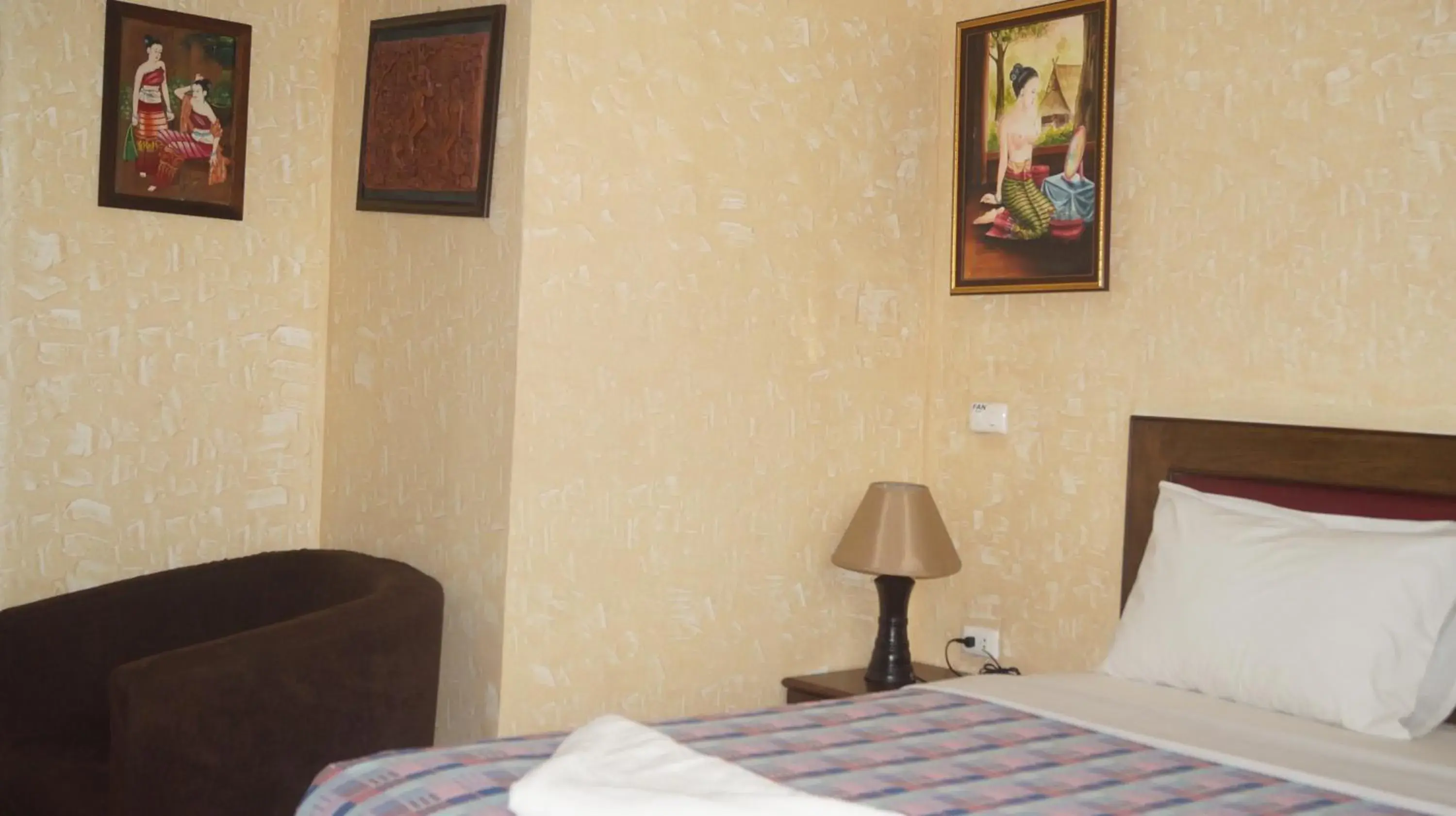 Bed in Queen Victoria Inn Bed in Queen Victoria Inn