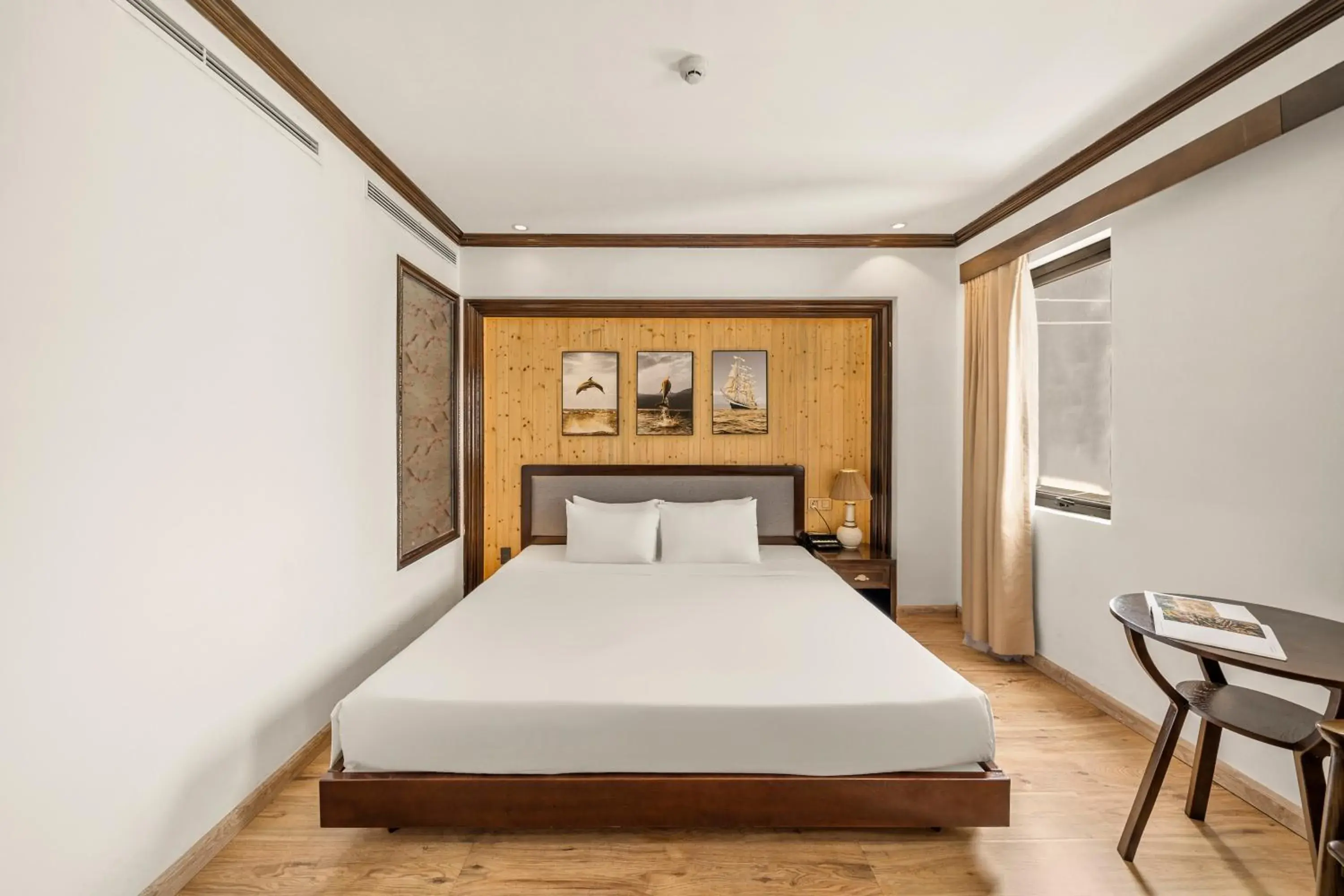 Deluxe Double or Twin Room in Palazzo Luxury Hotel & Bistro - Central My Khe Beach Walking Street Deluxe Double or Twin Room in Palazzo Luxury Hotel & Bistro - Central My Khe Beach Walking Street