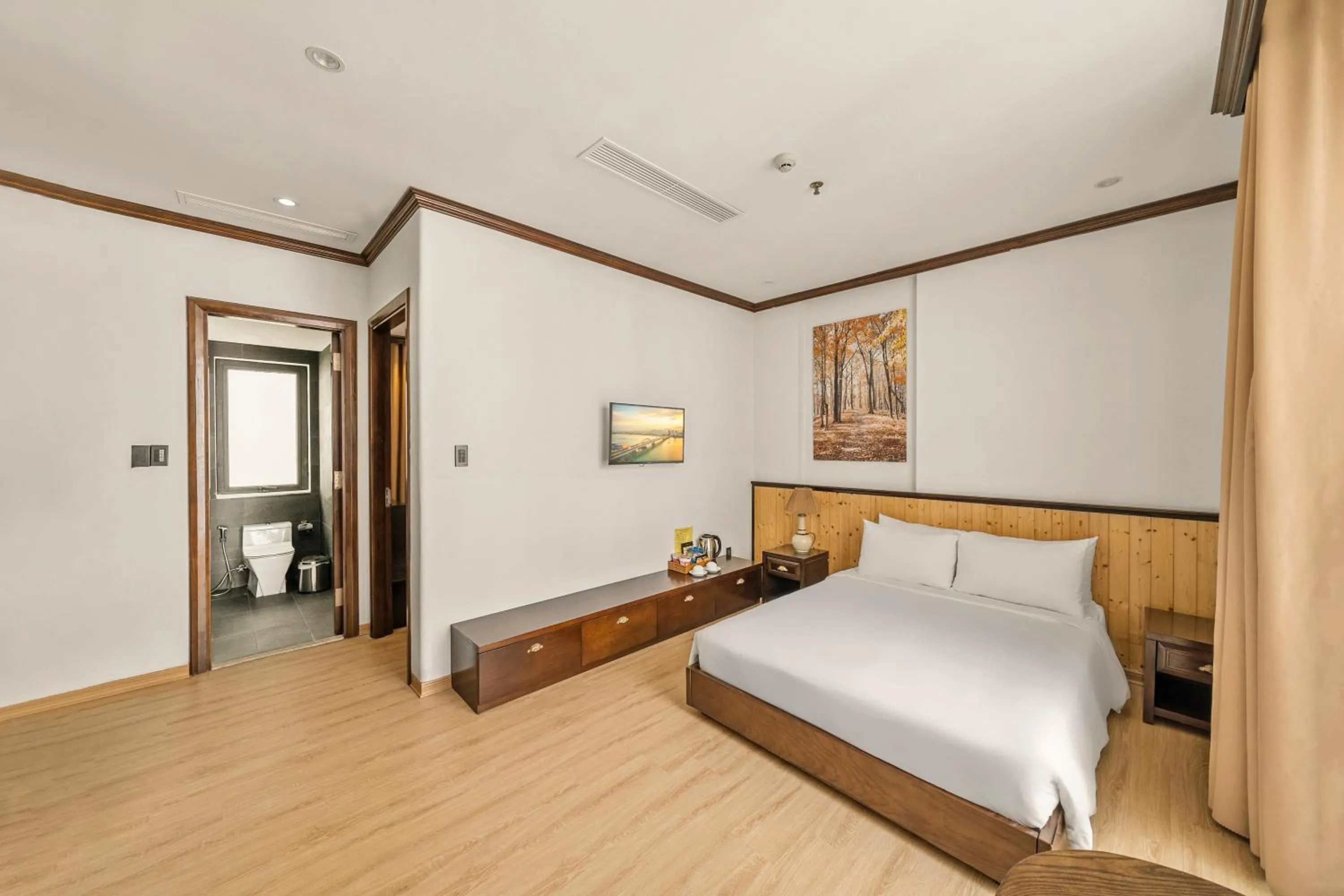 Bed in Palazzo Luxury Hotel & Bistro - Central My Khe Beach Walking Street