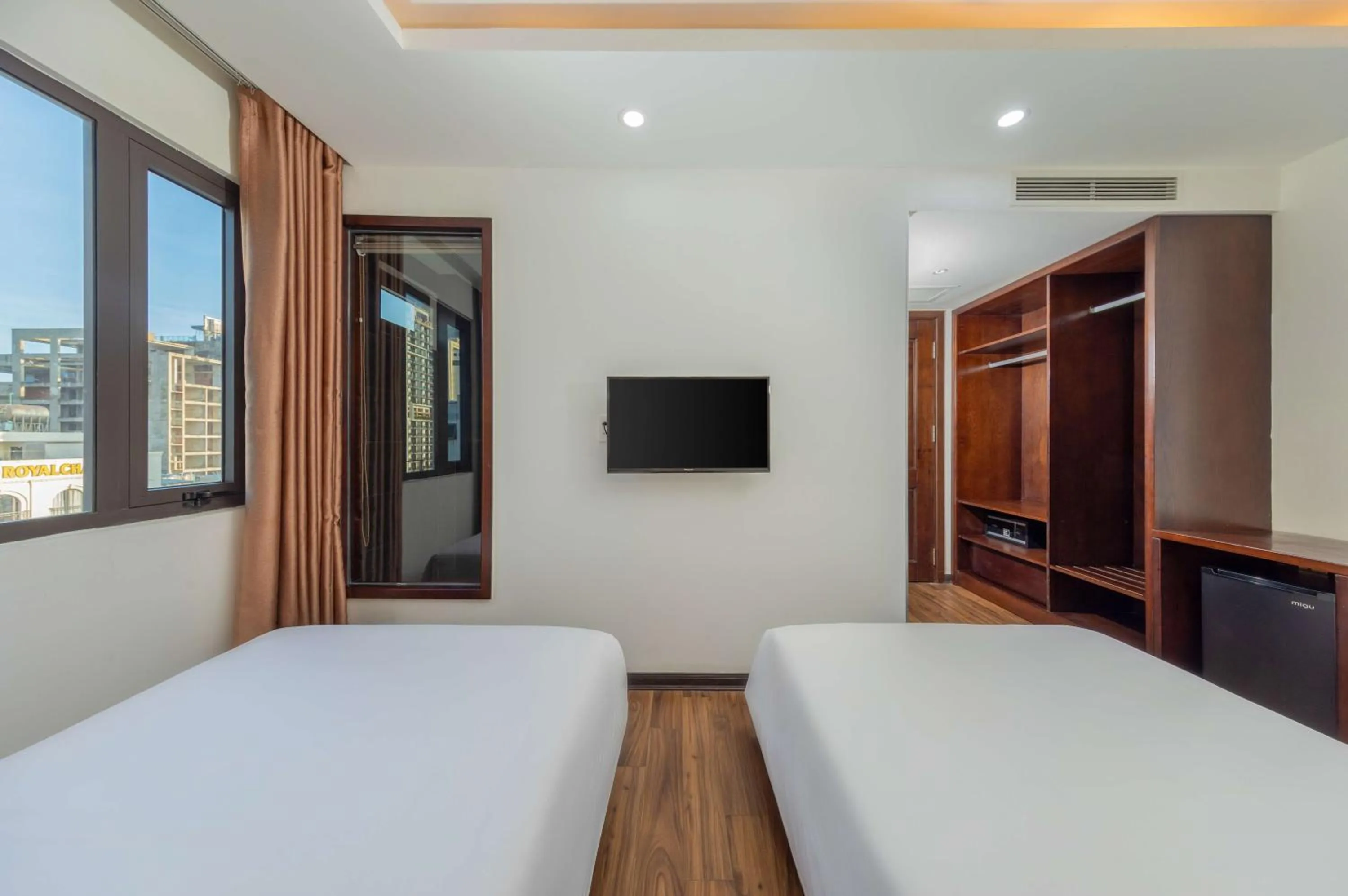 Bed in Palazzo Luxury Hotel & Bistro - Central My Khe Beach Walking Street