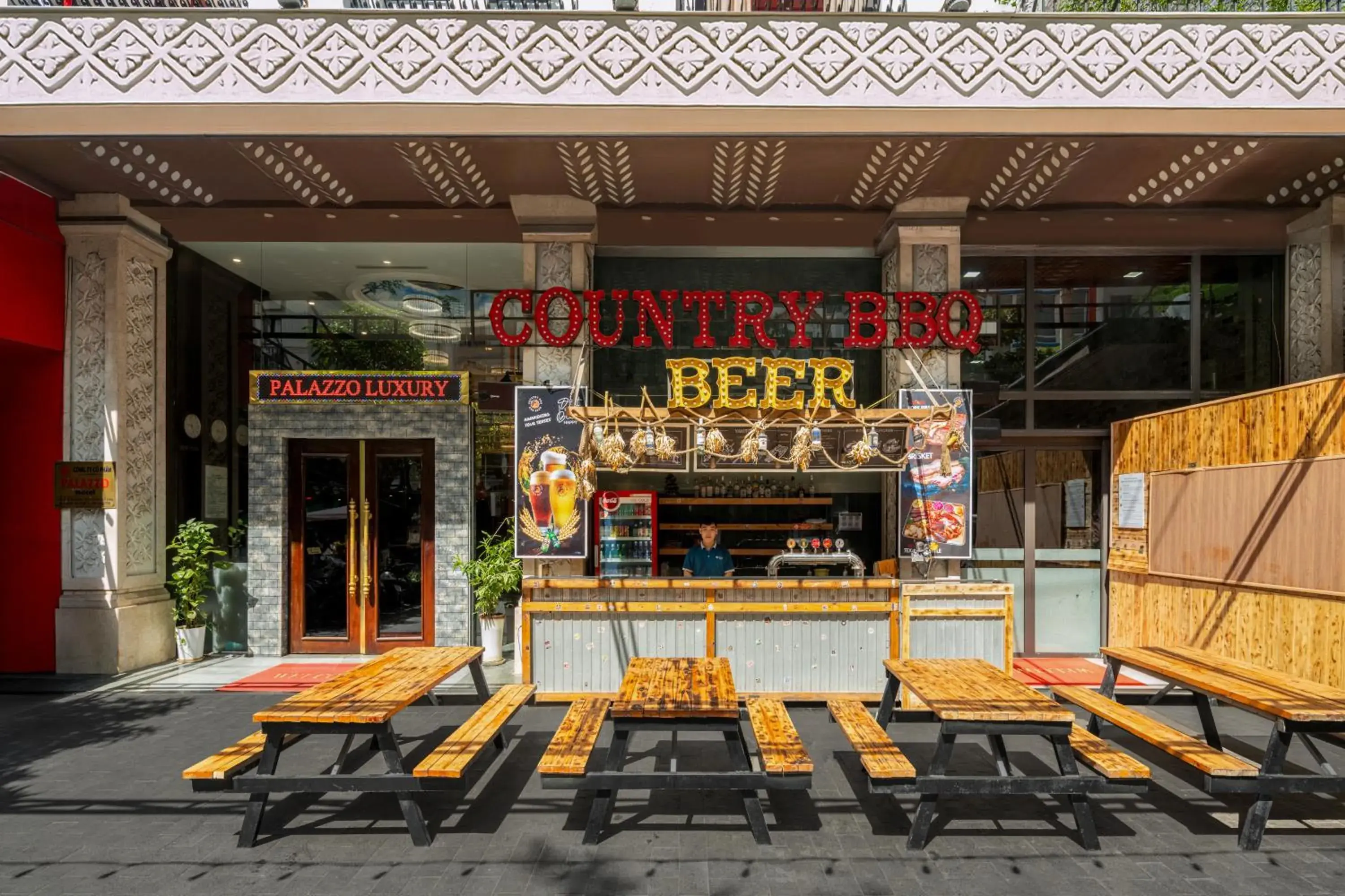 Lounge or bar in Palazzo Luxury Hotel & Bistro - Central My Khe Beach Walking Street Lounge or bar in Palazzo Luxury Hotel & Bistro - Central My Khe Beach Walking Street