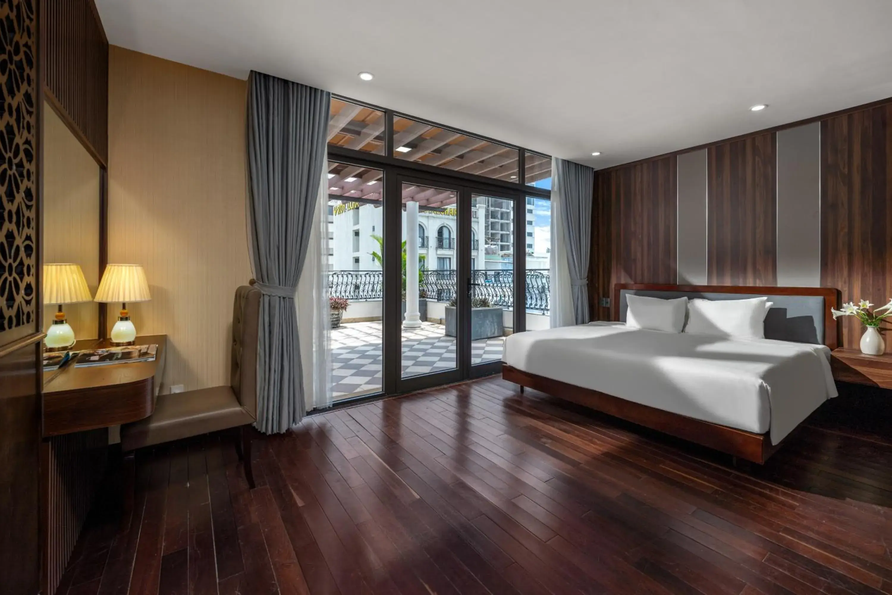 Bedroom, Bed in Palazzo Luxury Hotel & Bistro - Central My Khe Beach Walking Street Bedroom, Bed in Palazzo Luxury Hotel & Bistro - Central My Khe Beach Walking Street