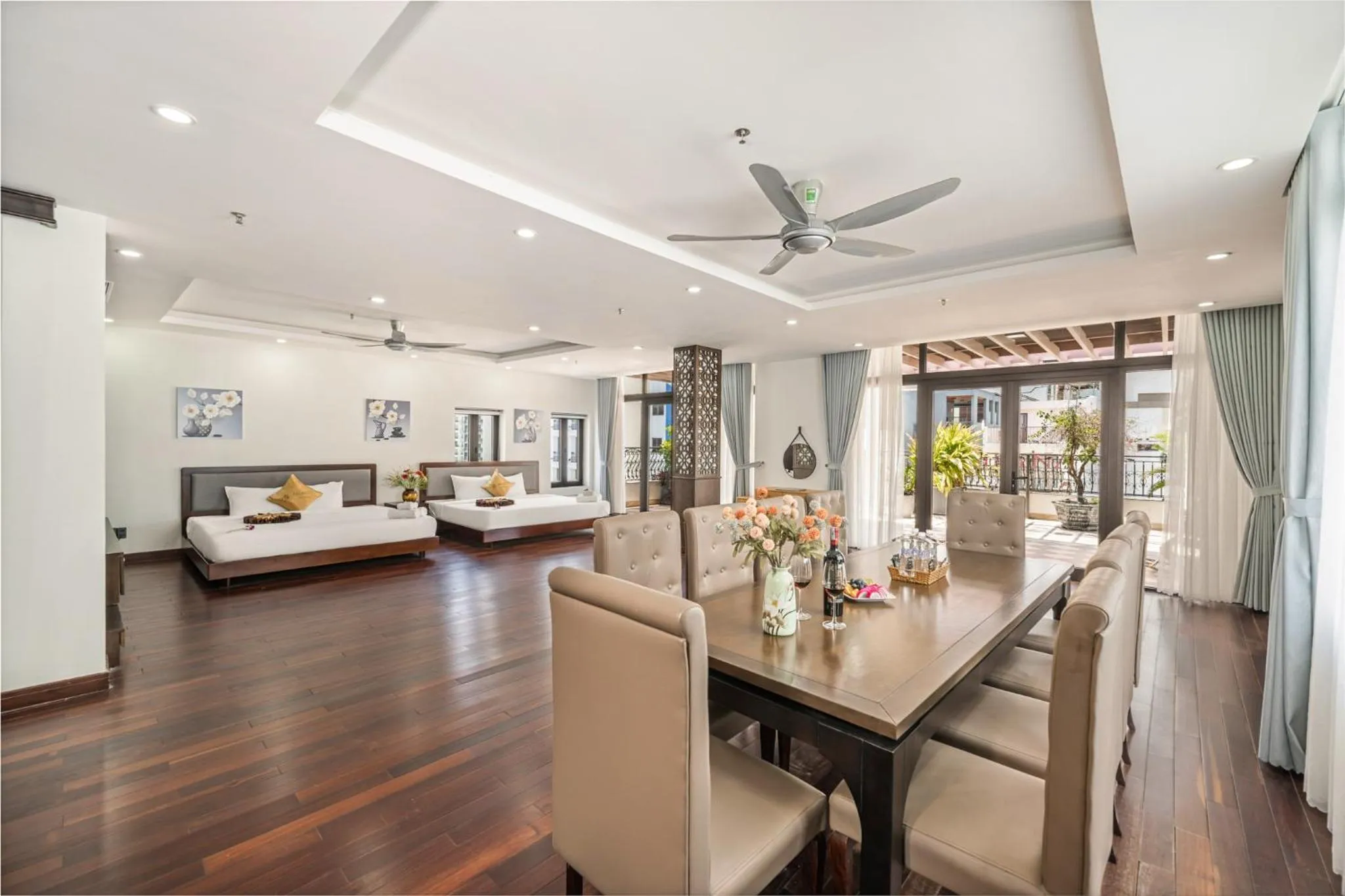 Palazzo Luxury Hotel & Bistro - Central My Khe Beach Walking Street