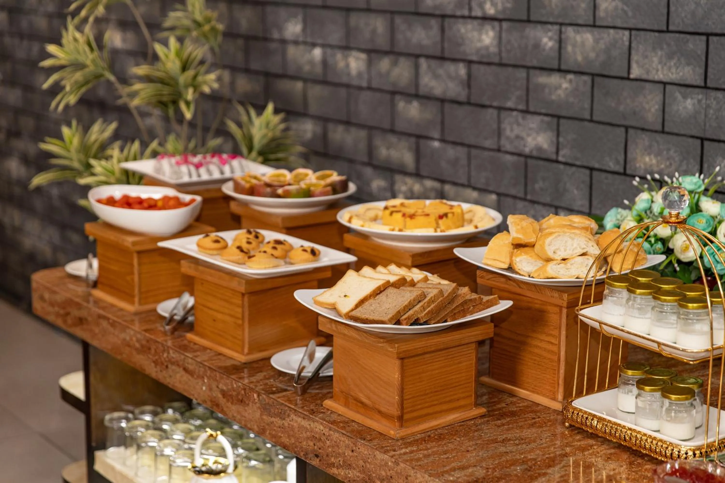 Food and drinks in Palazzo Luxury Hotel & Bistro - Central My Khe Beach Walking Street