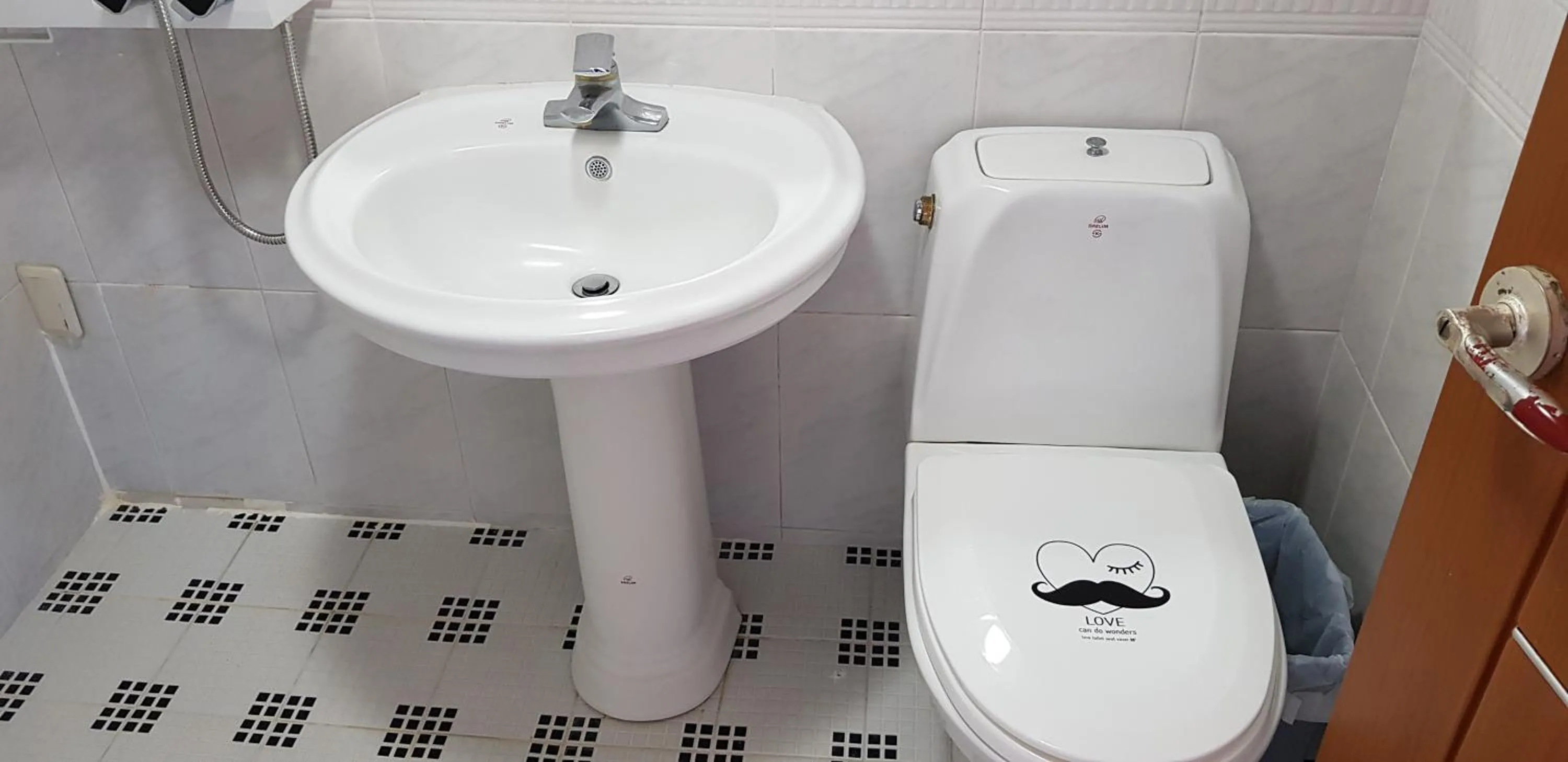 Bathroom in Jun House