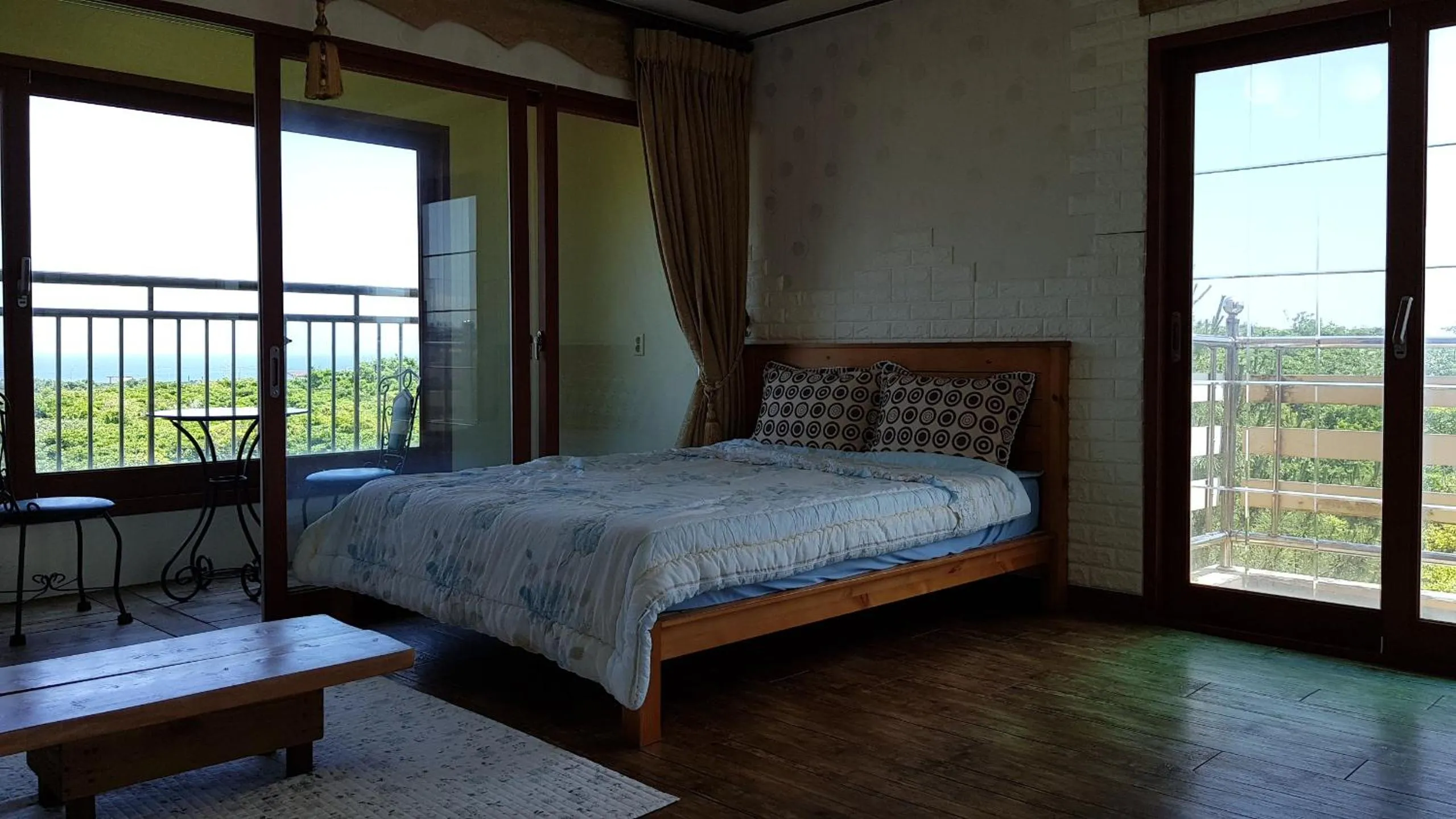 Photo of the whole room, Bed in Jun House