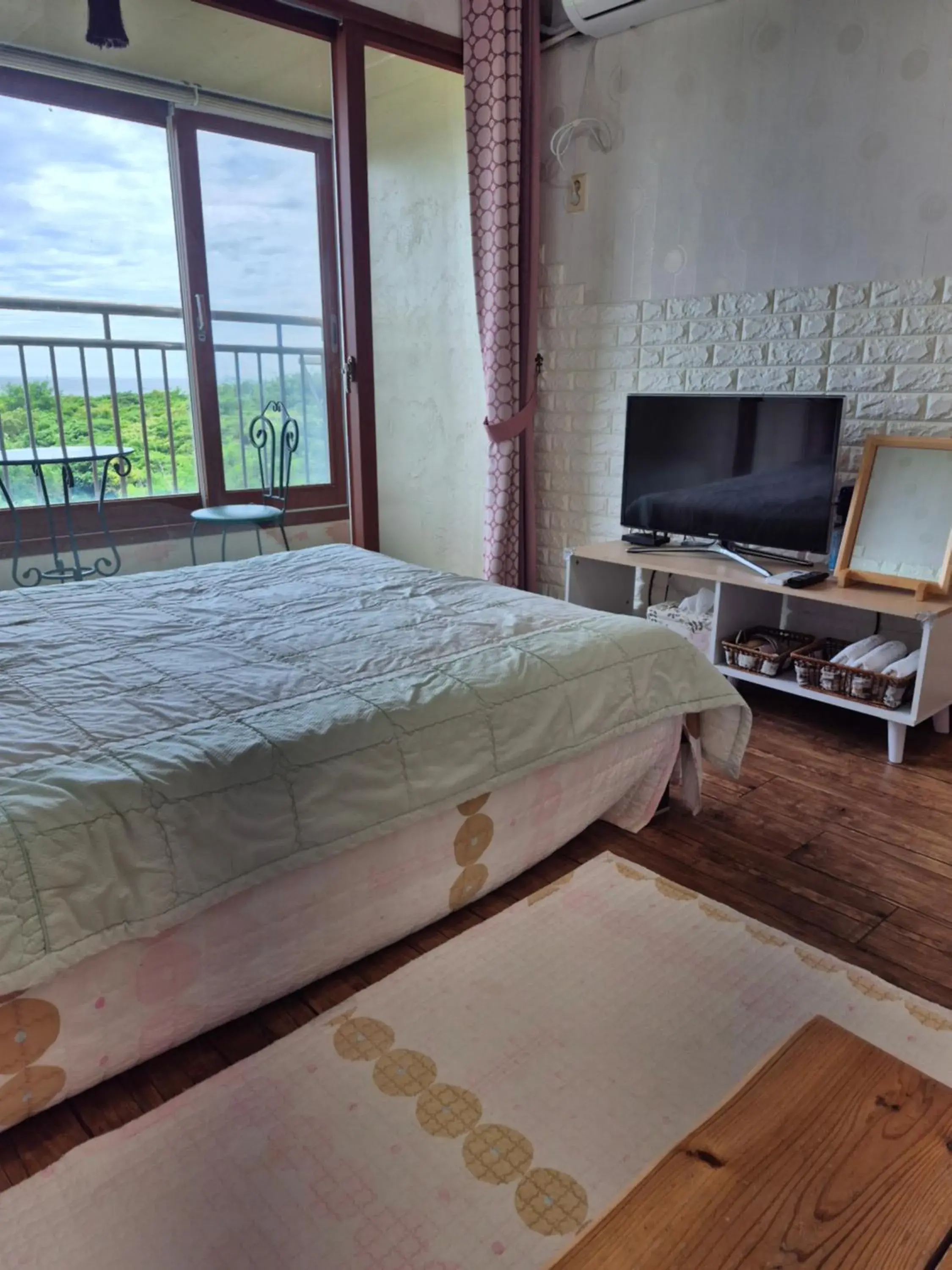 Property building, Bed in Jun House Property building, Bed in Jun House