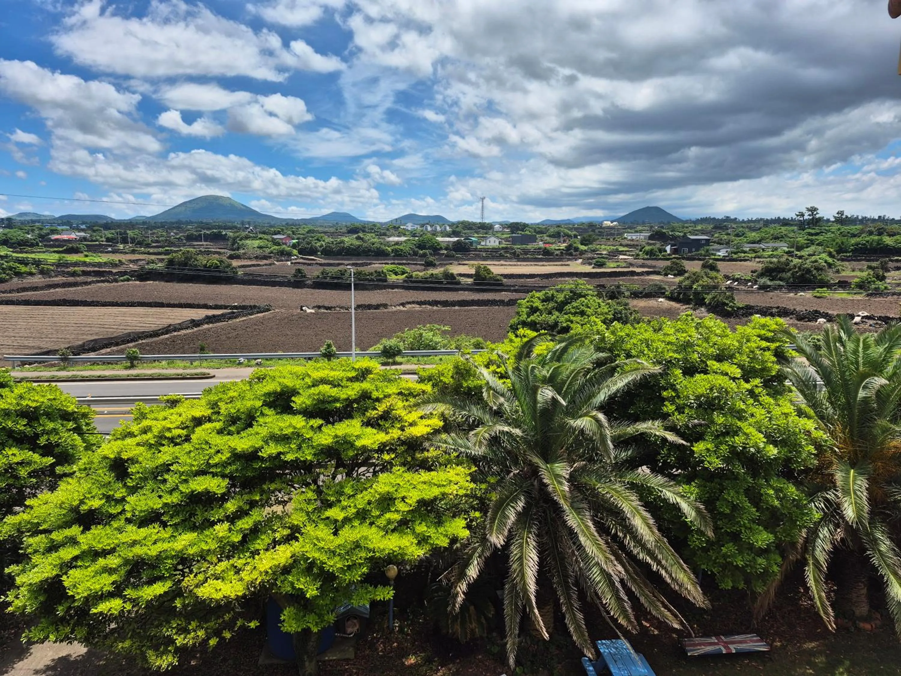 Mountain view in Jun House