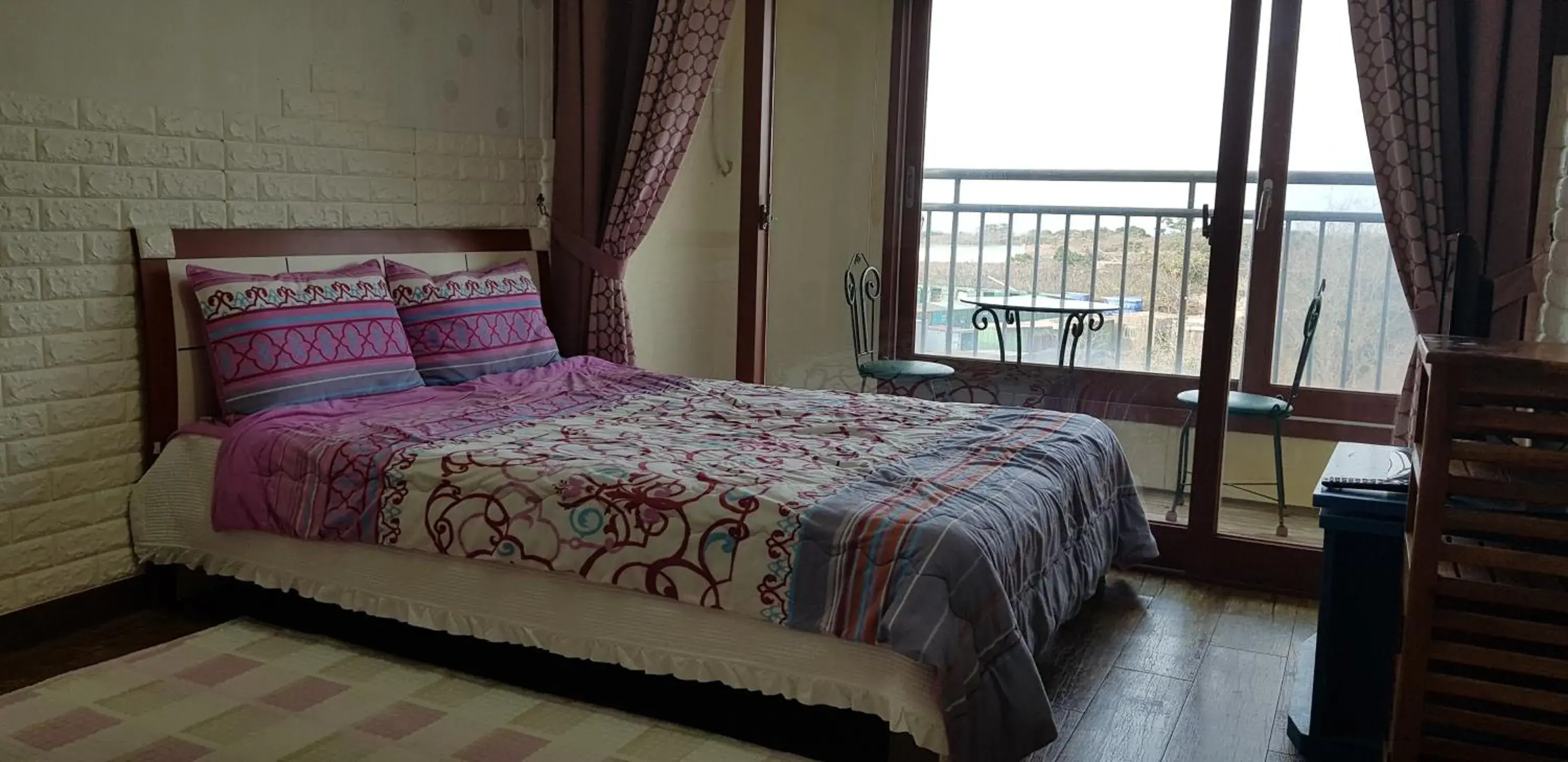 Property building, Bed in Jun House Property building, Bed in Jun House