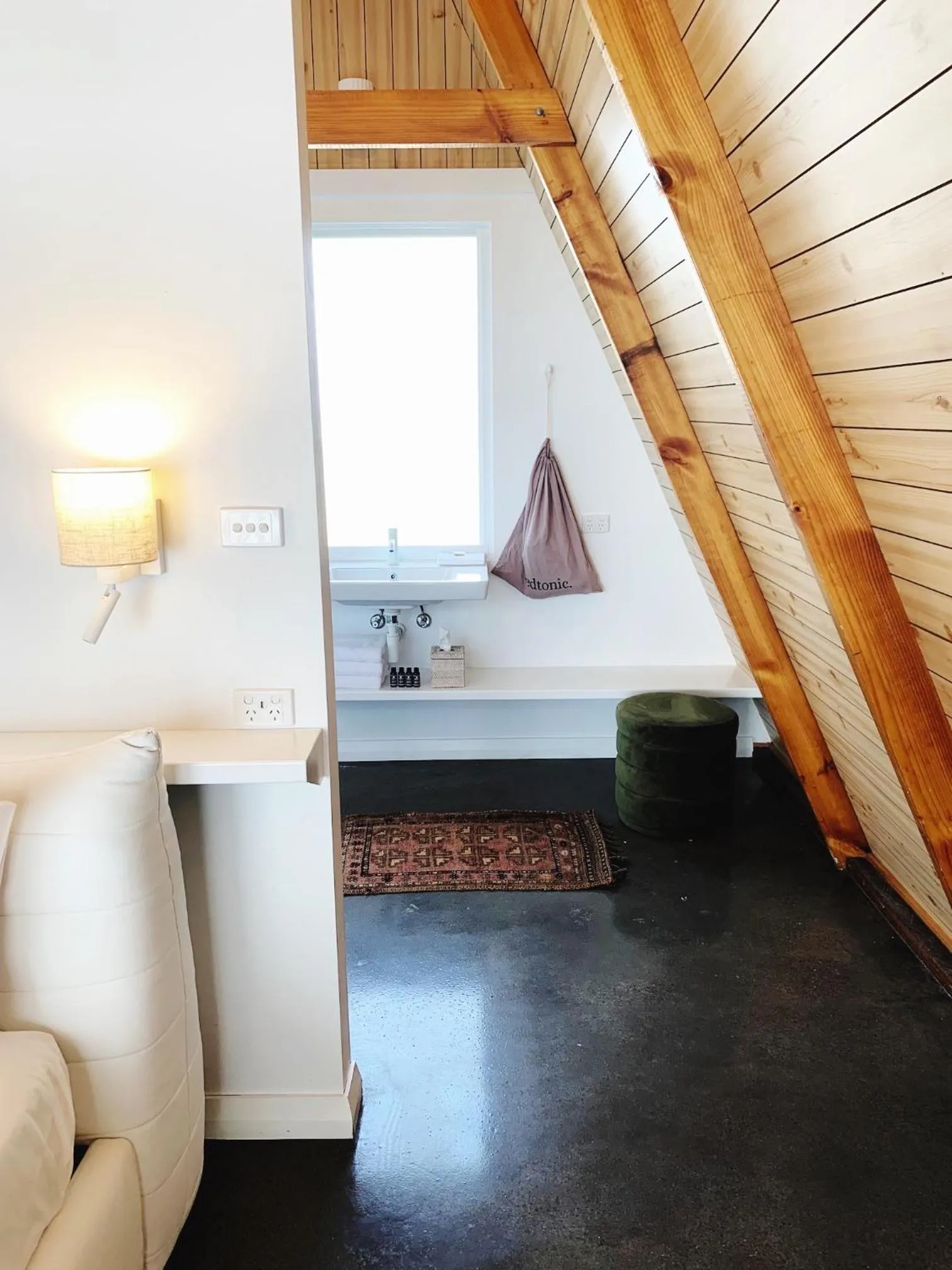 Bed in Esperance Chalet Village