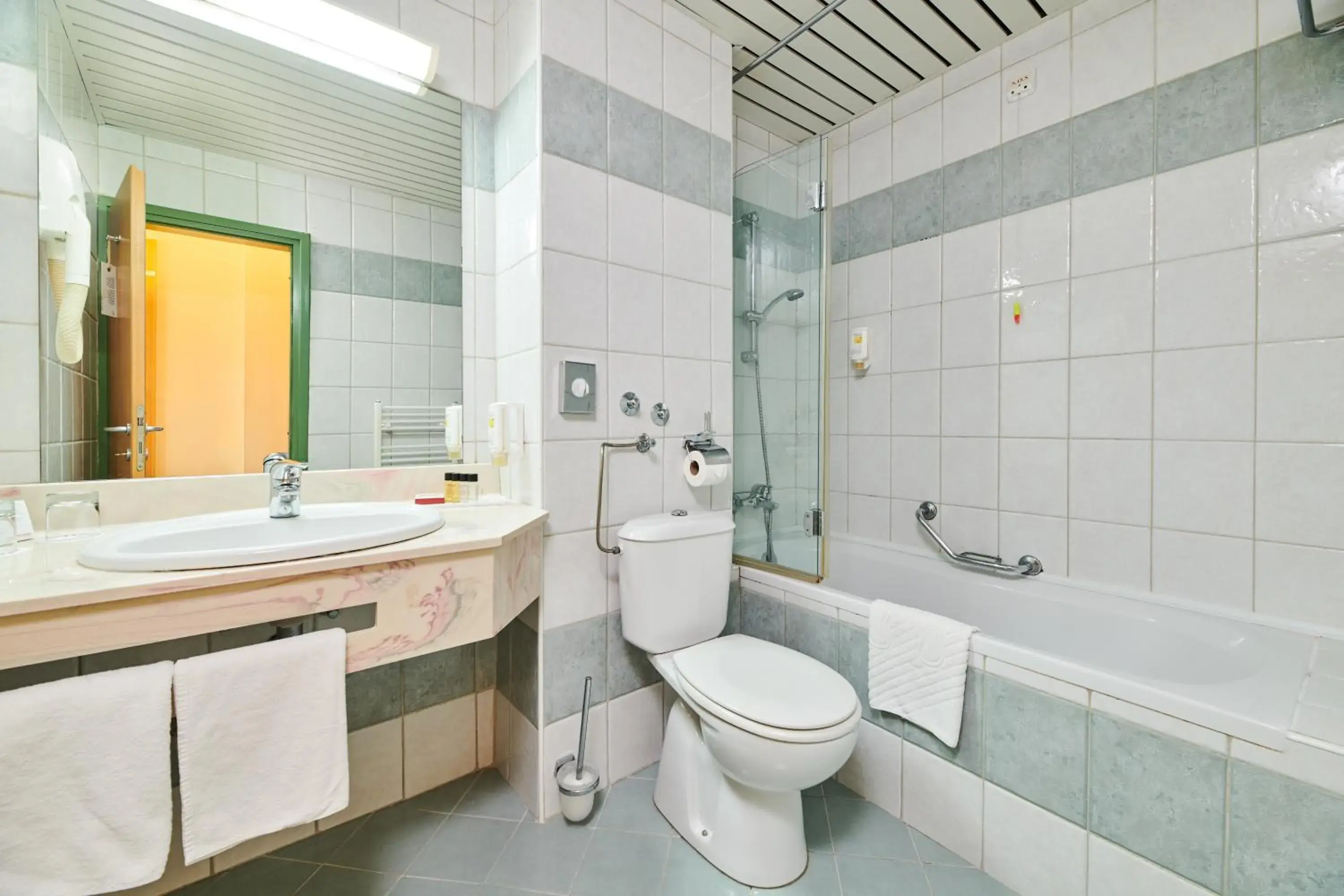 Bathroom in Hotel Aurora Plava Laguna Bathroom in Hotel Aurora Plava Laguna