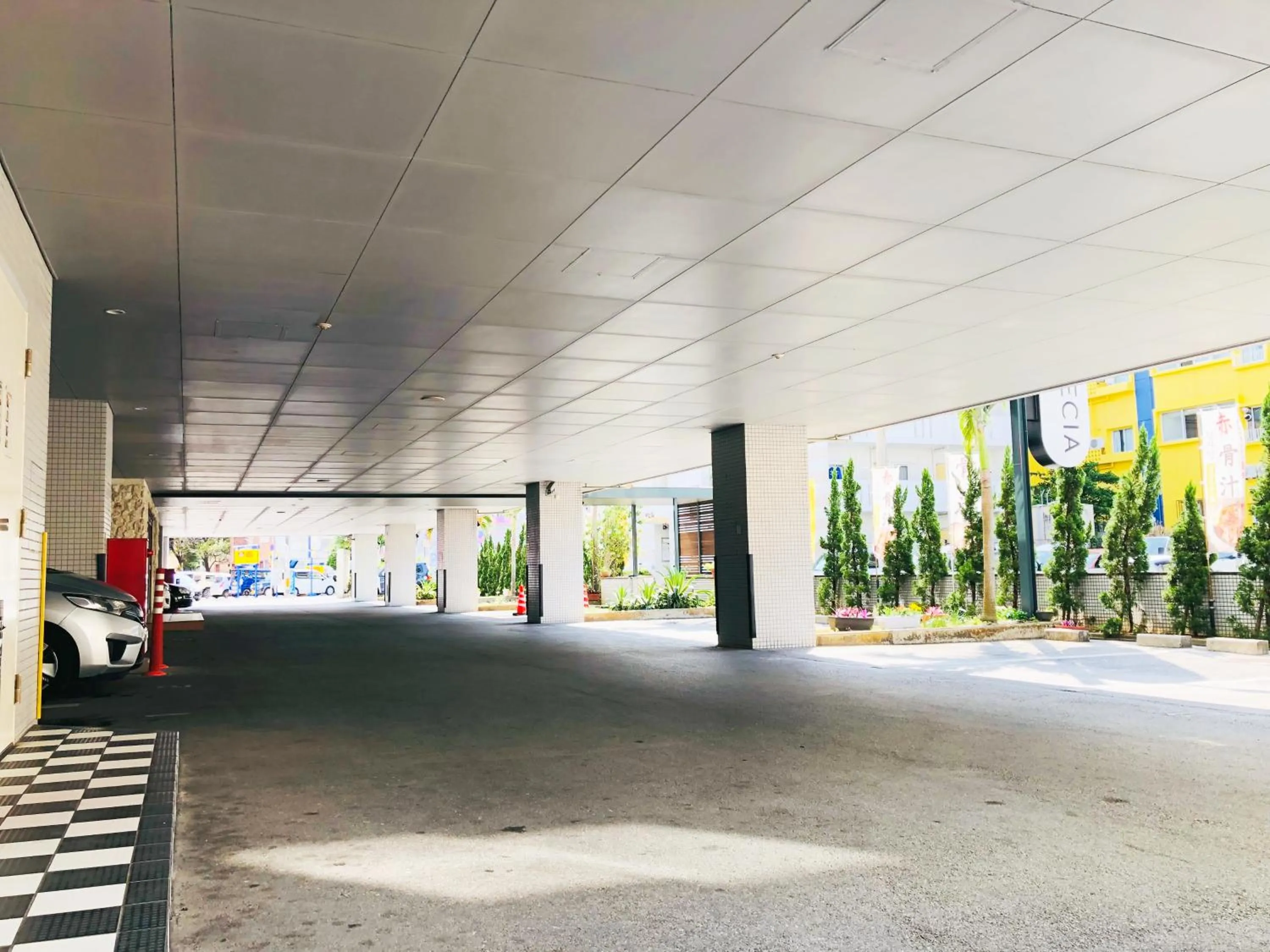 Parking in Okinawa Hotel Precia