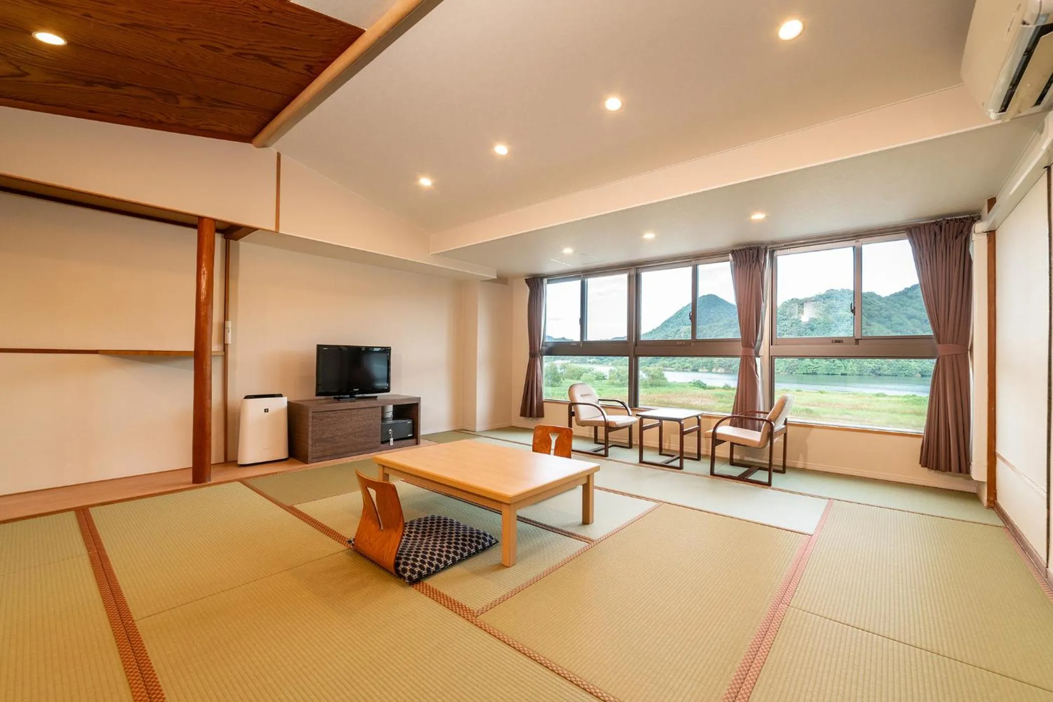 Photo of the whole room in Ooedo Onsen Monogatari Premium Kinosaki