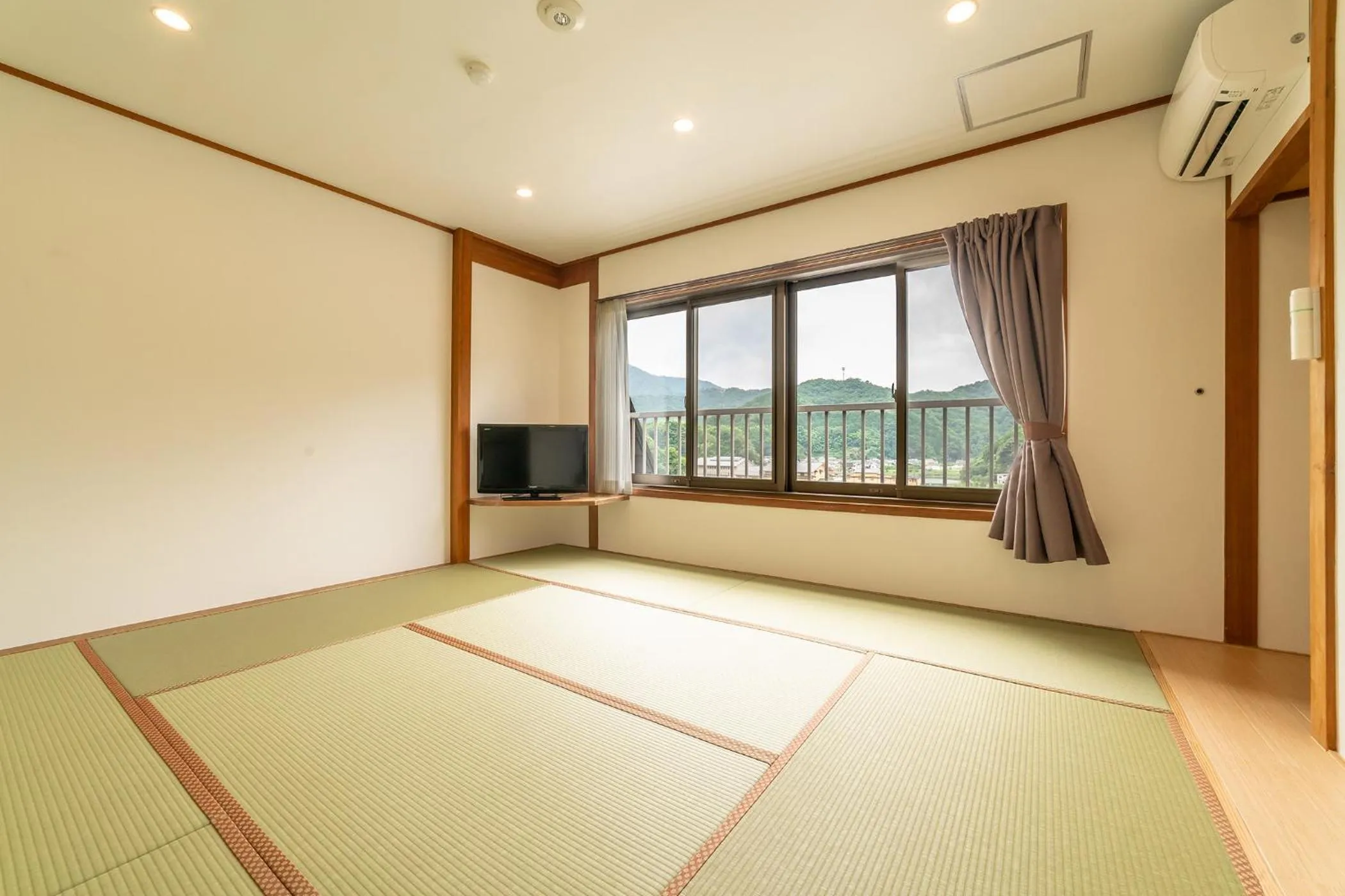 Photo of the whole room in Ooedo Onsen Monogatari Premium Kinosaki