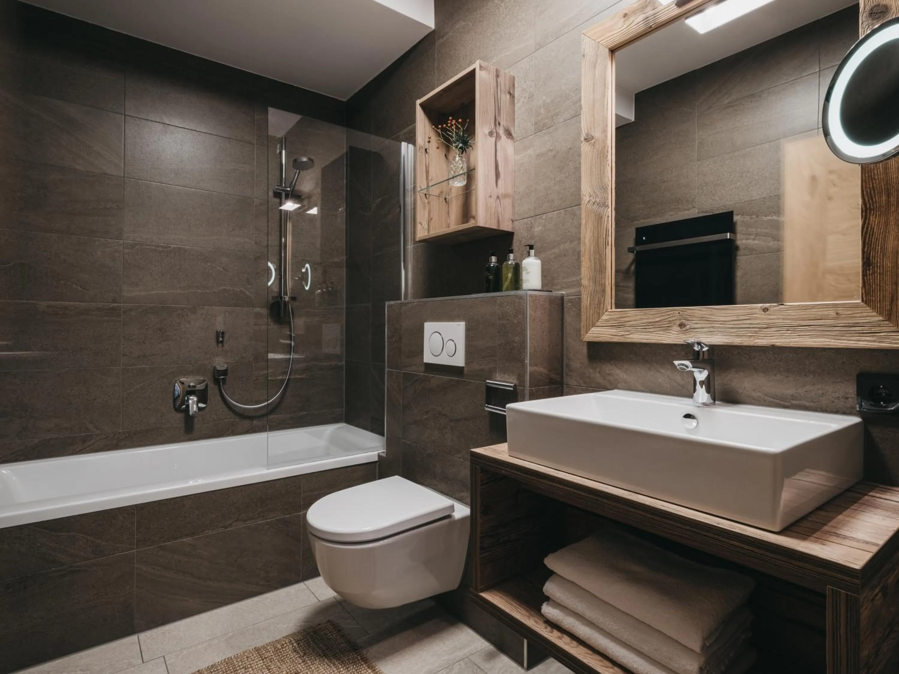 Shower in VAYA St Anton