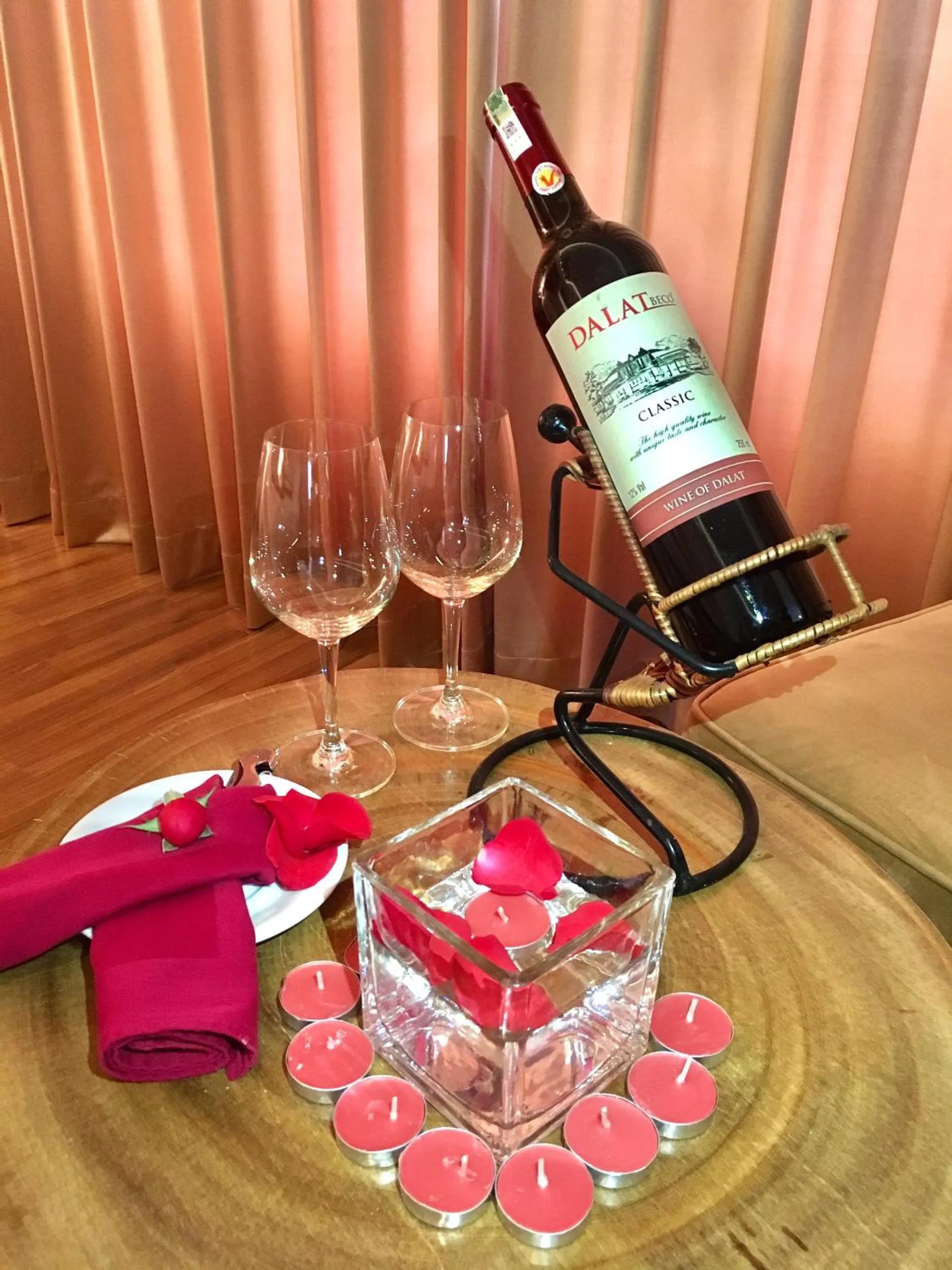 Food and drinks in TND Hotel