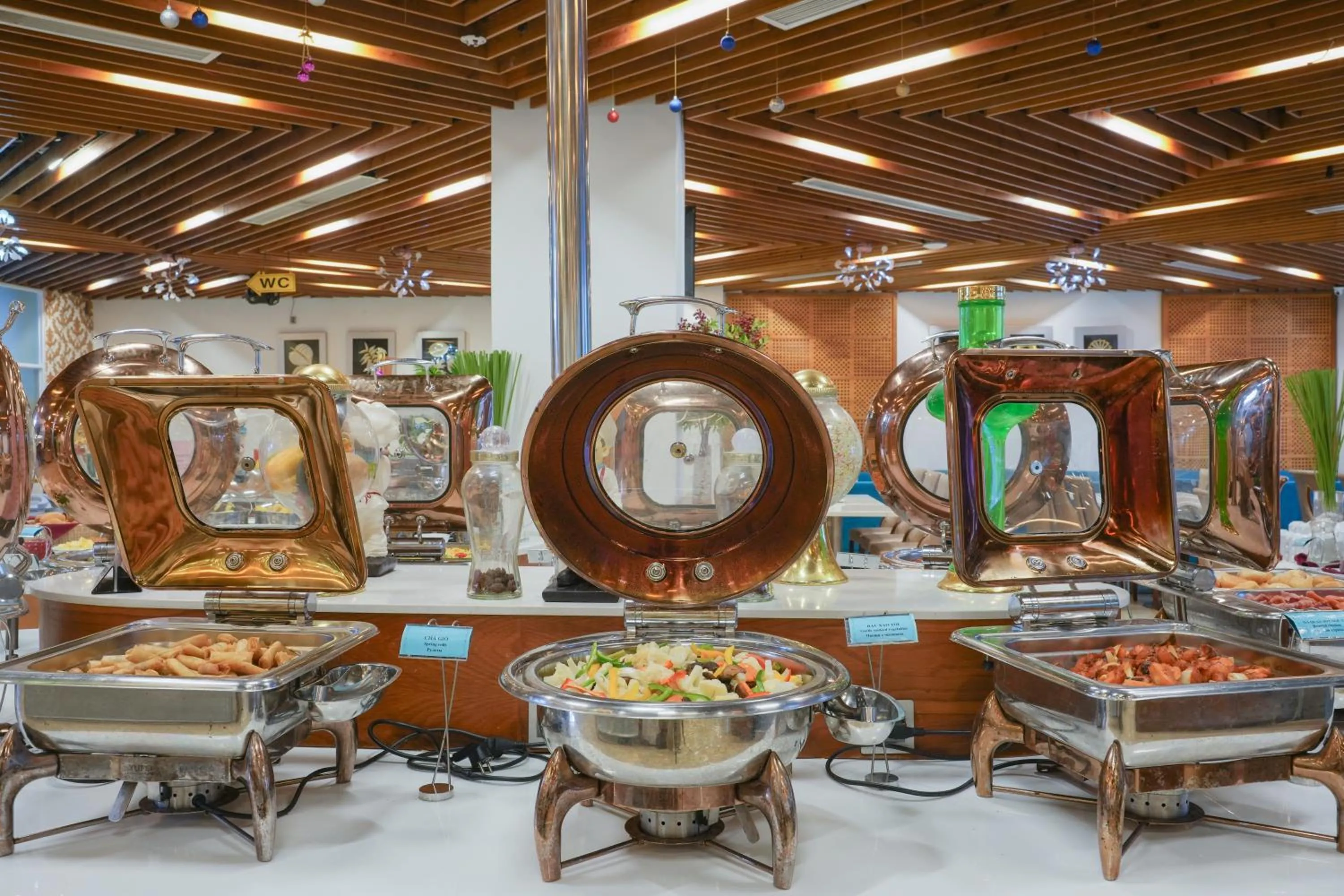 Restaurant/places to eat in TND Hotel